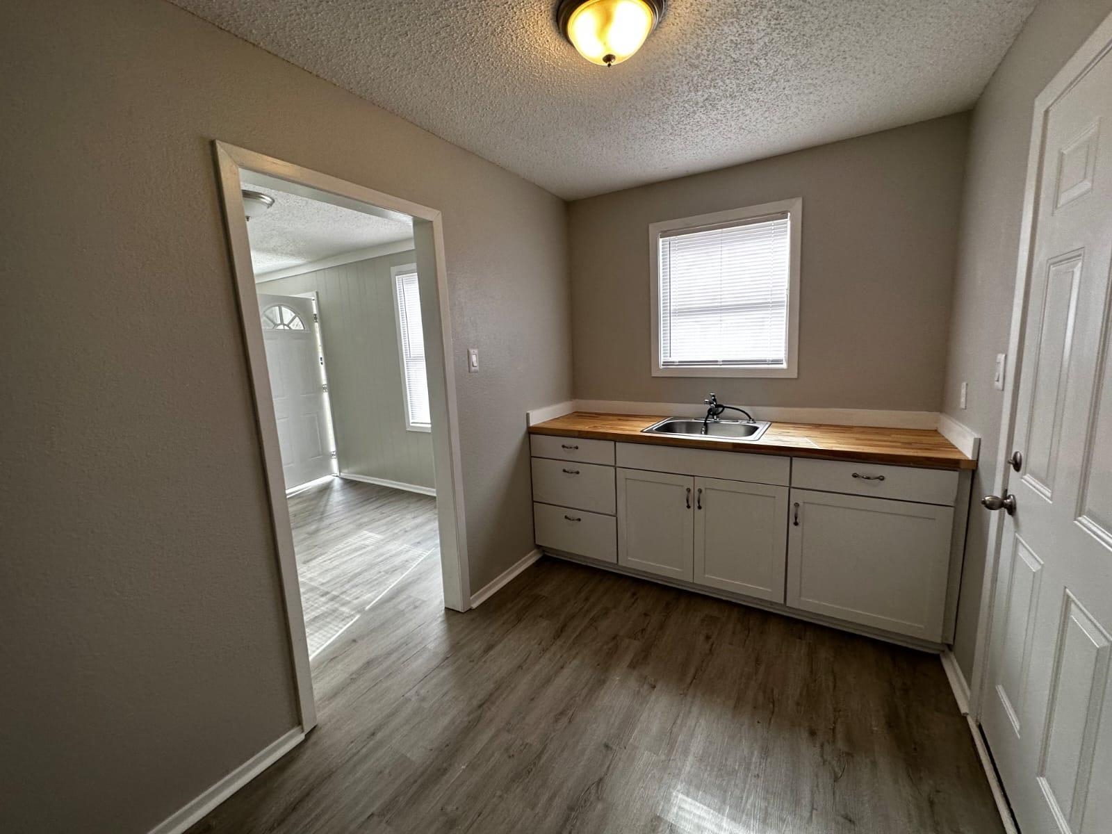 2034 Driftwood Ave Property Photo 4