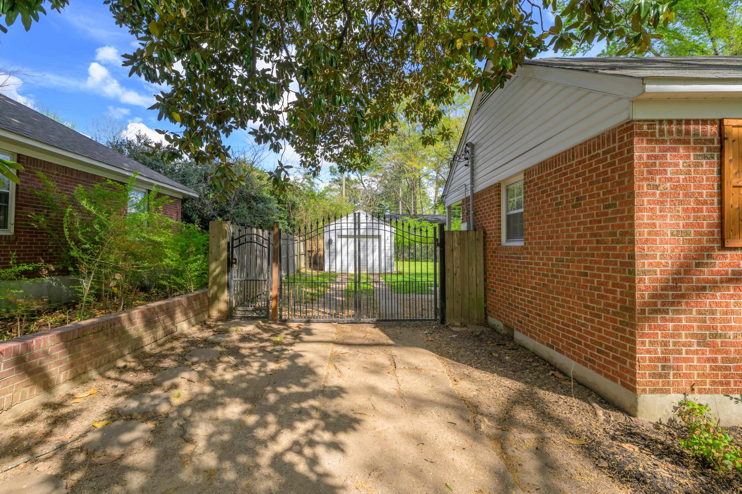 764 Moss Dr Property Photo 6