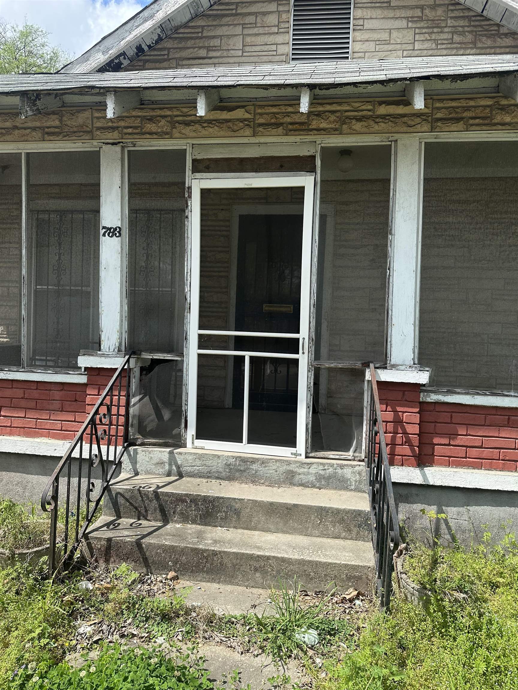 783 Speed St Property Photo 3