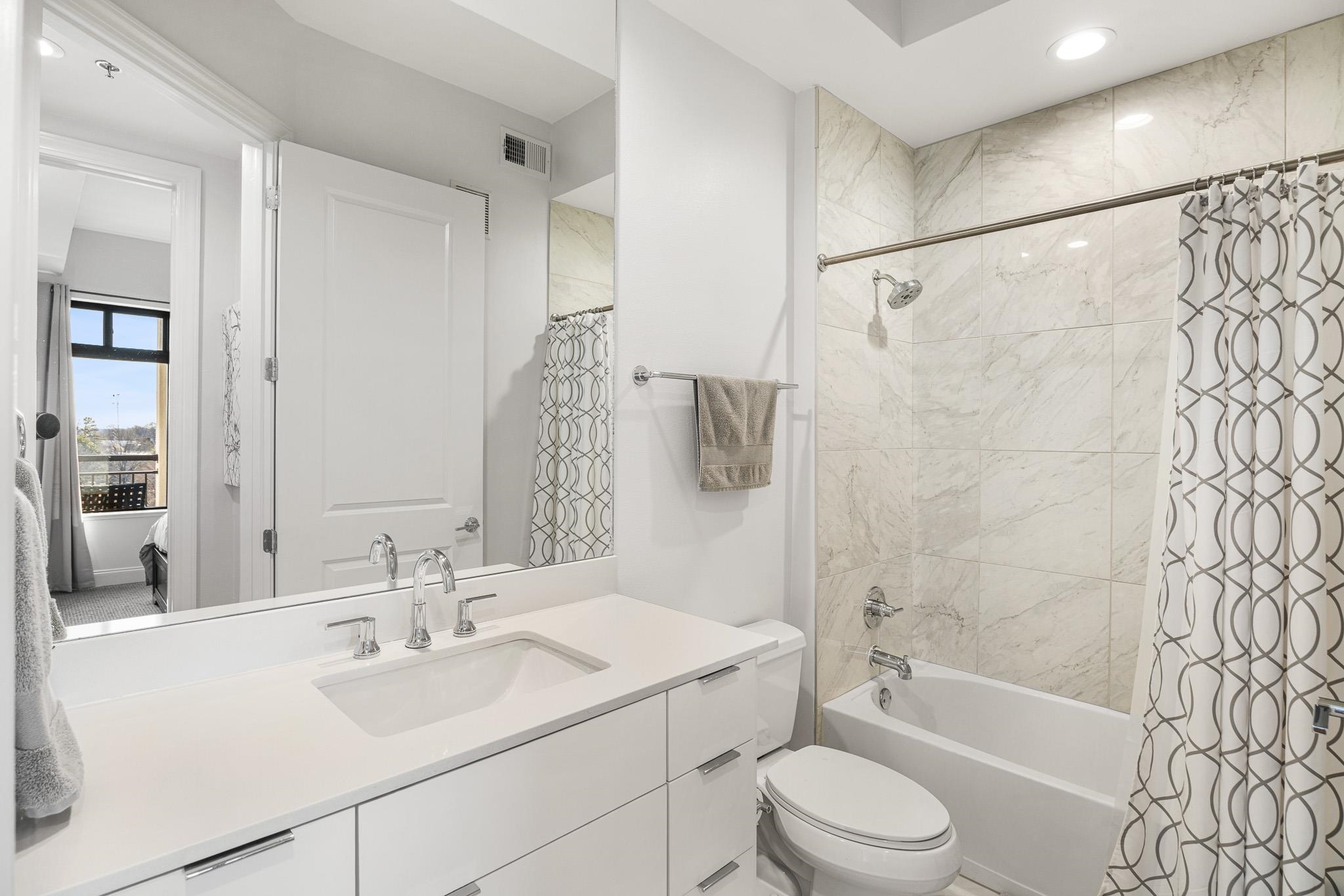 717 Riverside Dr 603 Property Photo 28