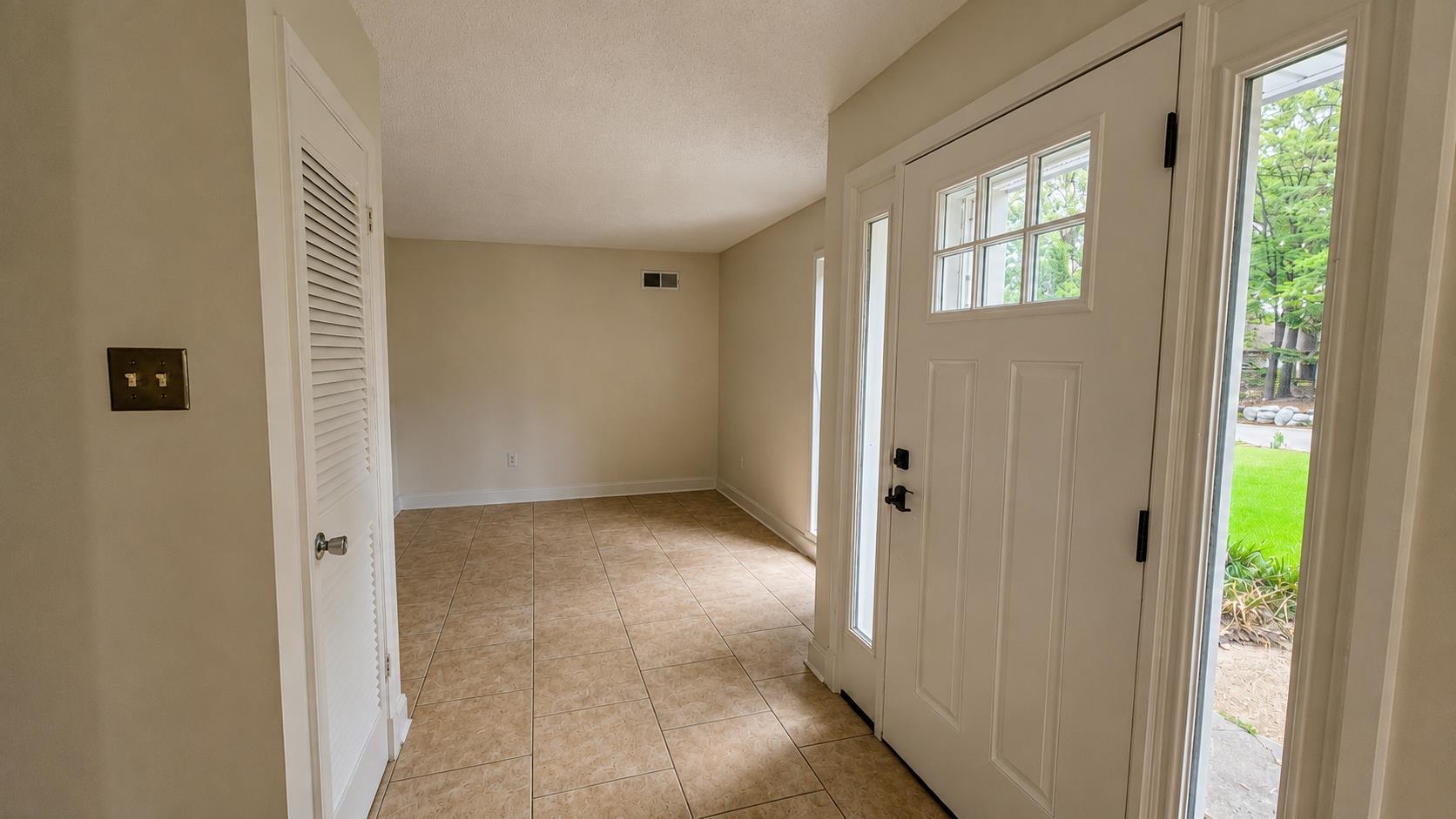 89 Ericson Rd Property Photo 5