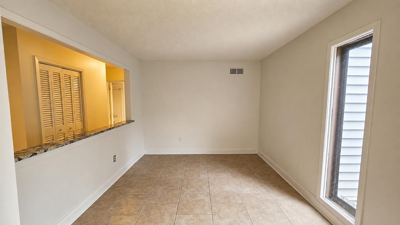 89 Ericson Rd Property Photo 6