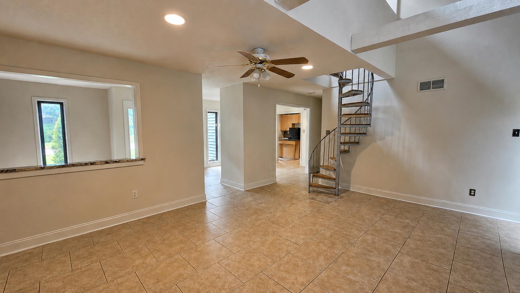89 Ericson Rd Property Photo 16