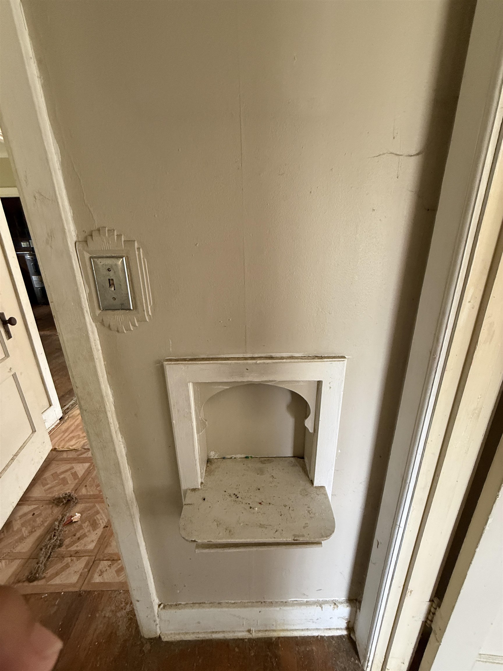 66 E Rollins Rd Property Photo 13