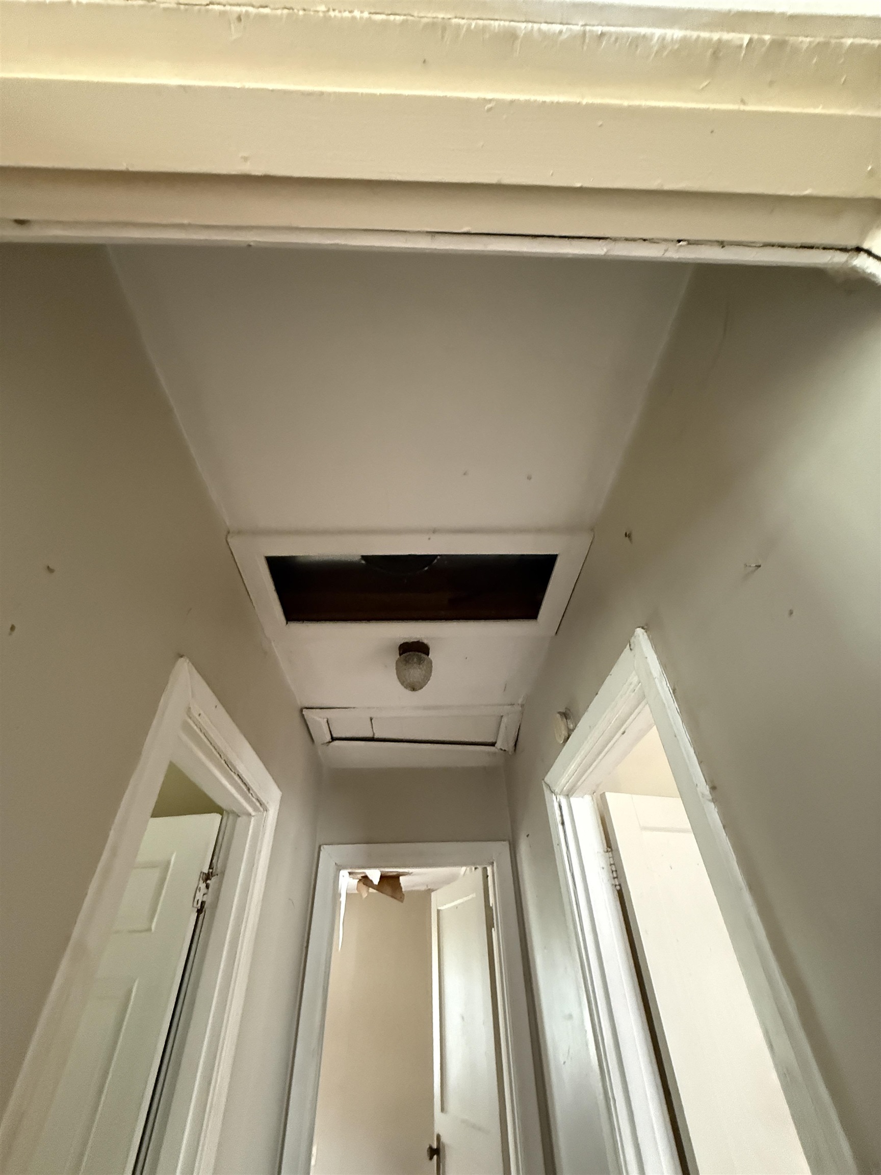 66 E Rollins Rd Property Photo 14