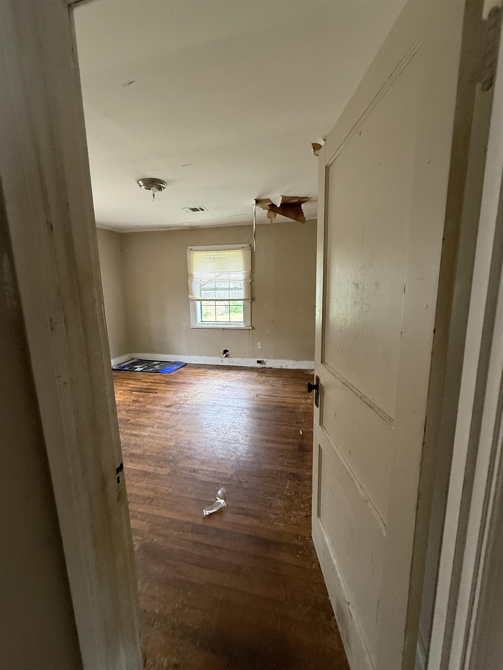 66 E Rollins Rd Property Photo 19