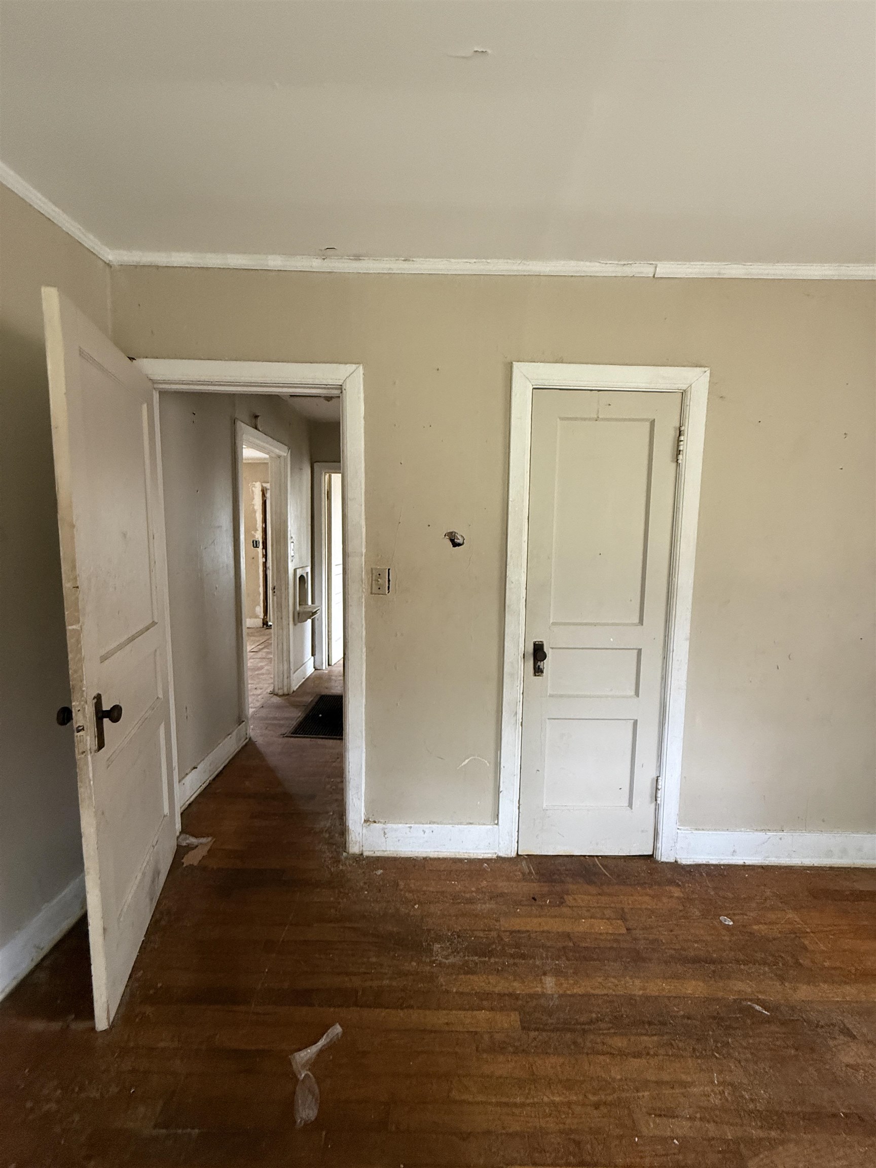 66 E Rollins Rd Property Photo 24