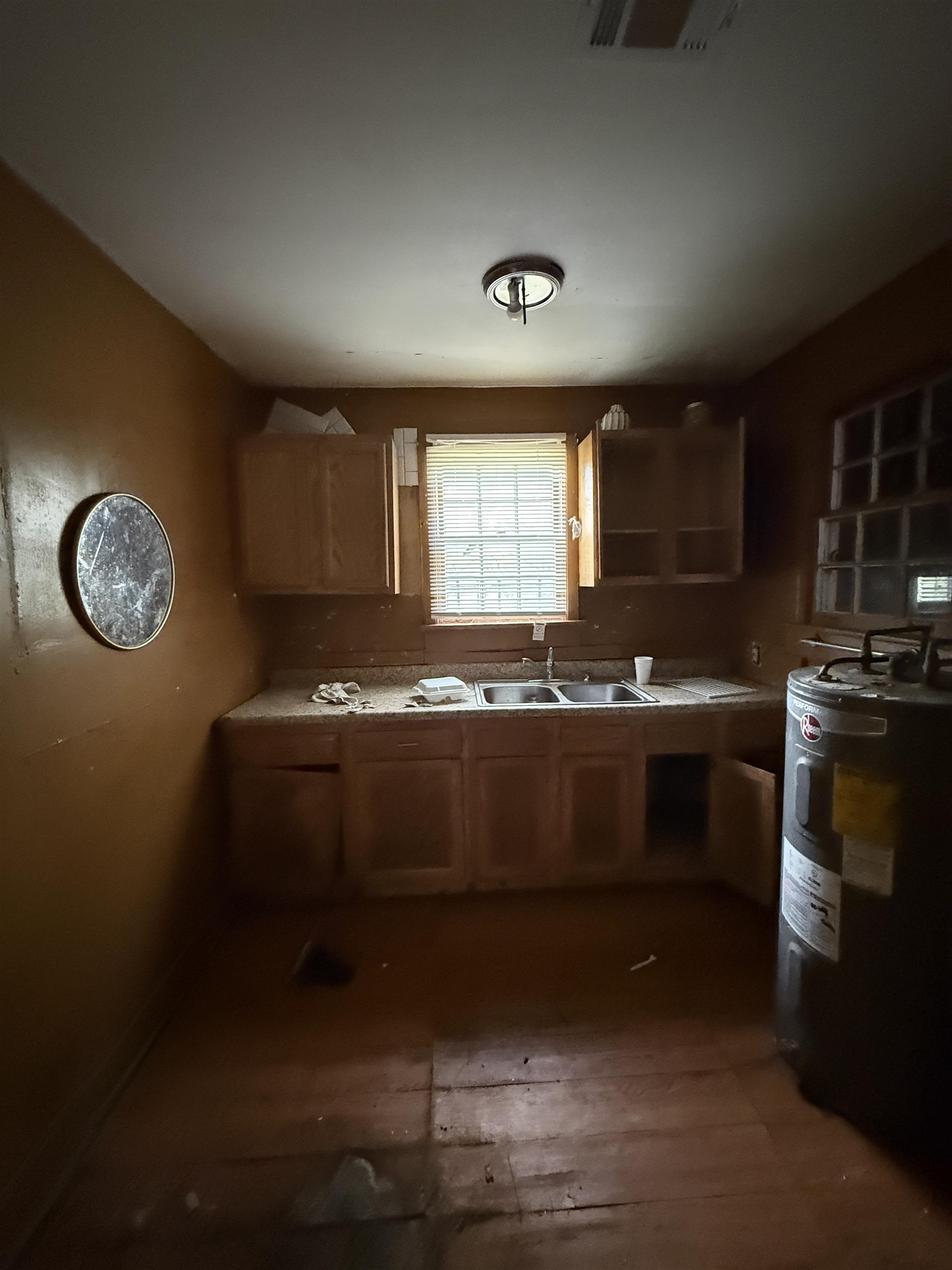 66 E Rollins Rd Property Photo 31