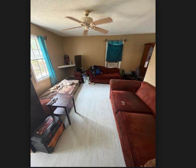 4072 Leroy Ave Property Photo 2