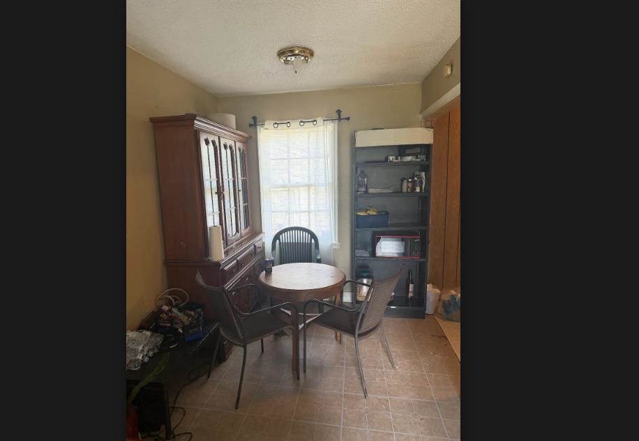 4072 Leroy Ave Property Photo 6