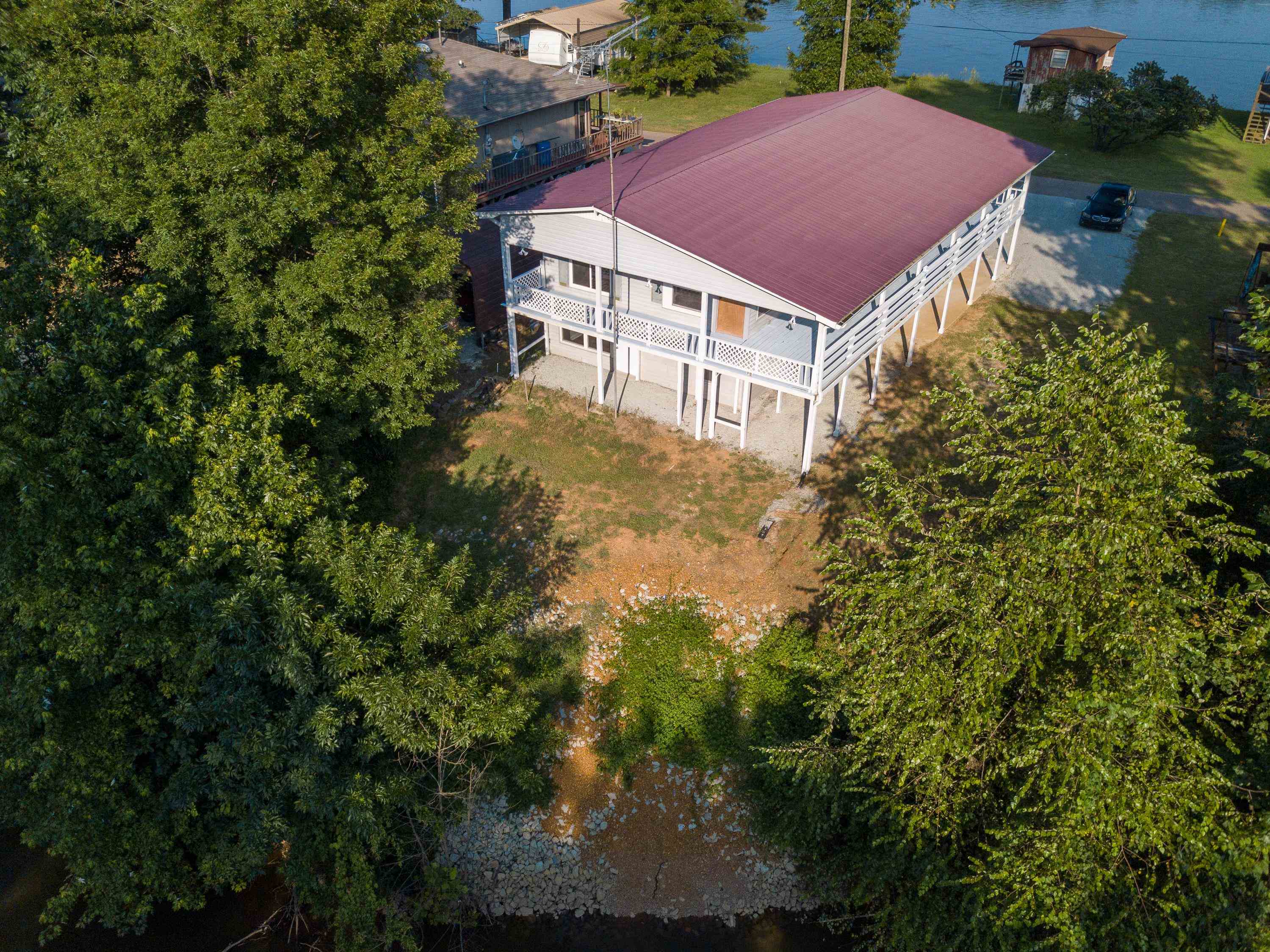 70 Point Way Property Photo 3