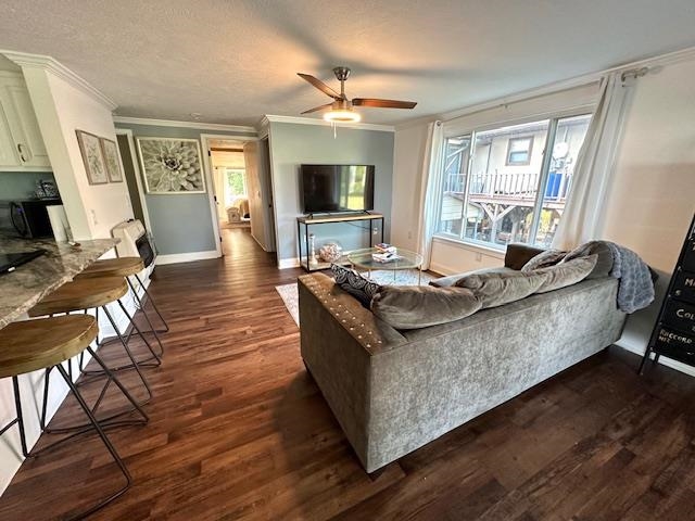 70 Point Way Property Photo 6