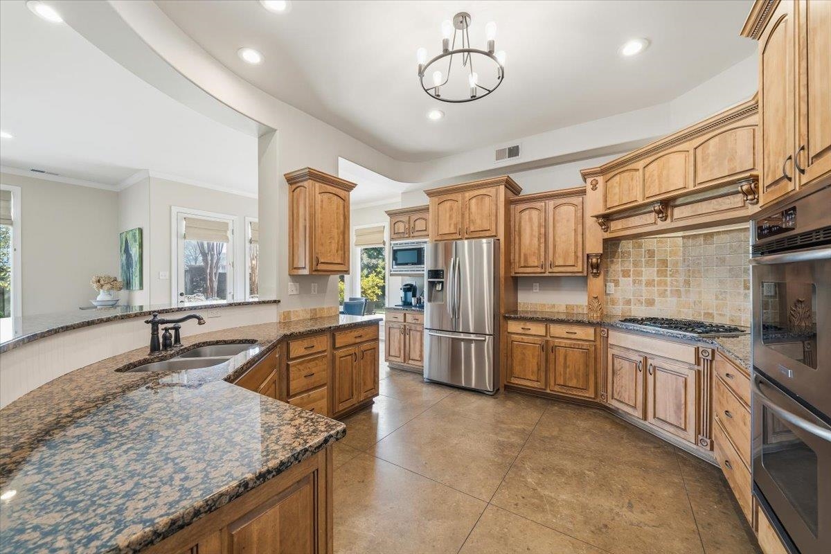 166 Ivy Brook Ln Property Photo 8