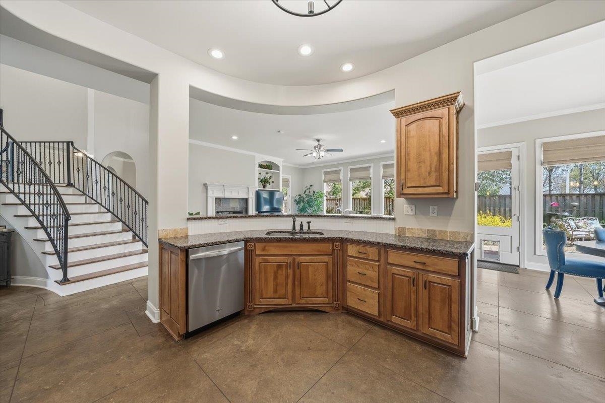 166 Ivy Brook Ln Property Photo 11