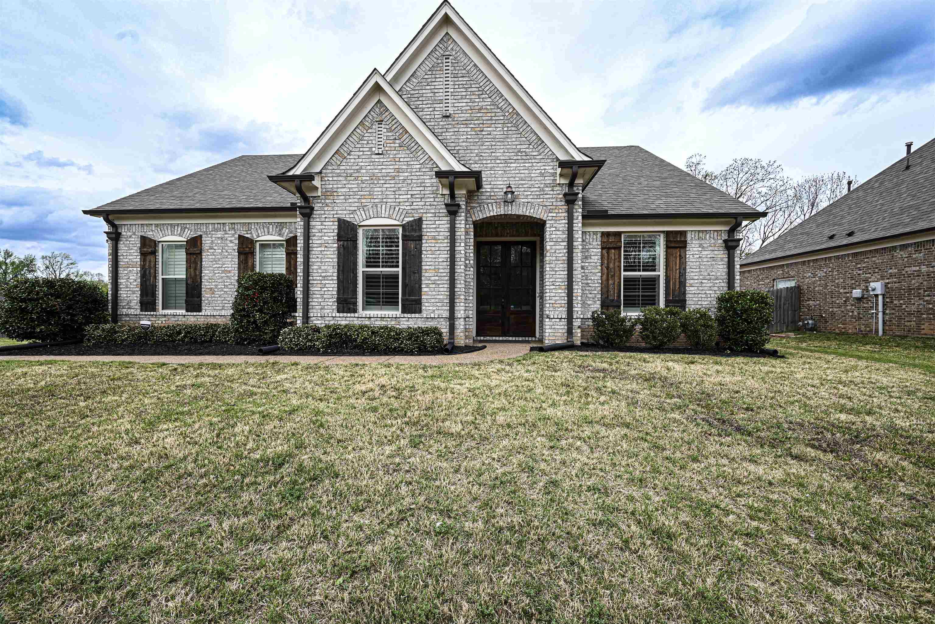 110 Laurel Glen Dr Property Photo 1