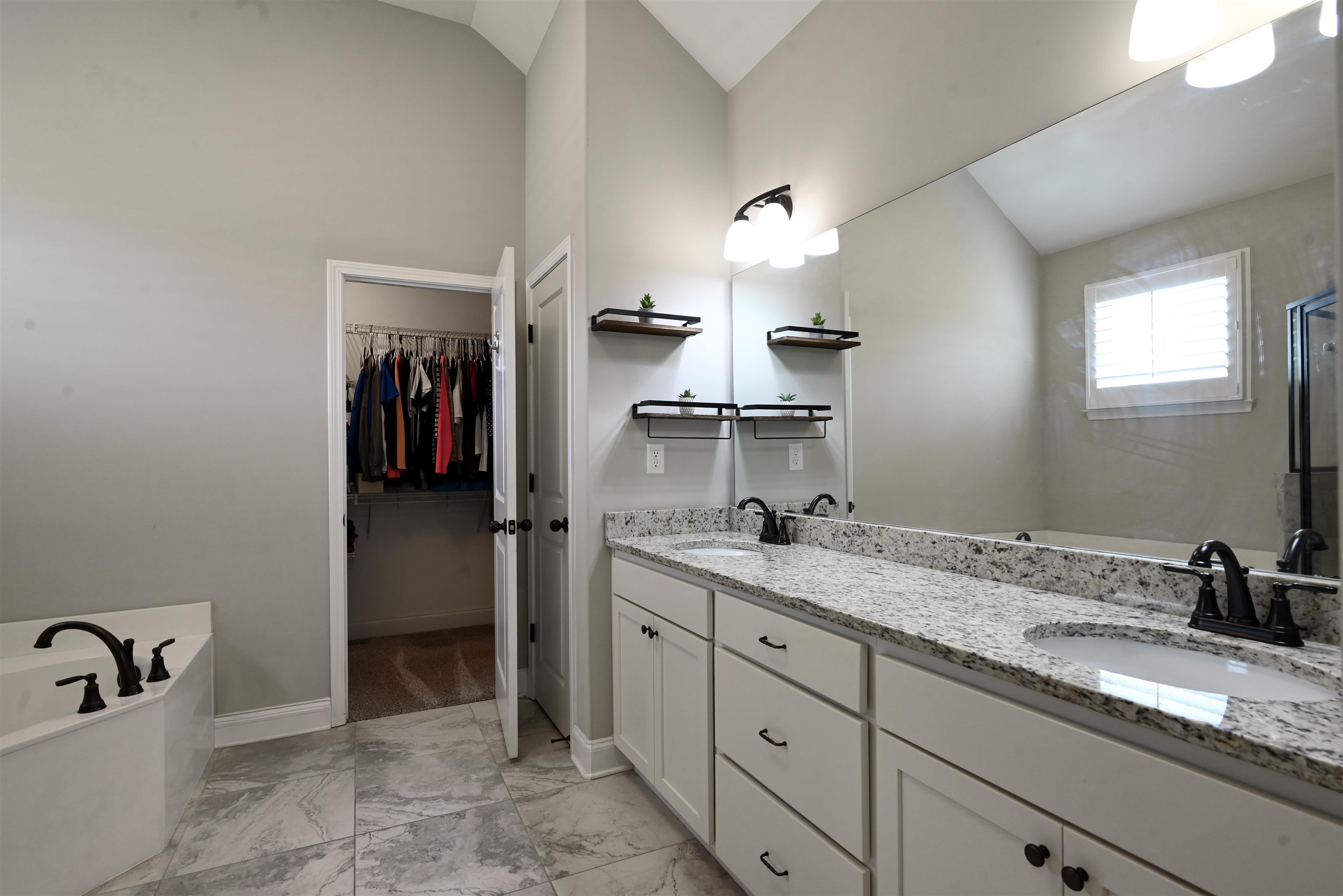 110 Laurel Glen Dr Property Photo 25