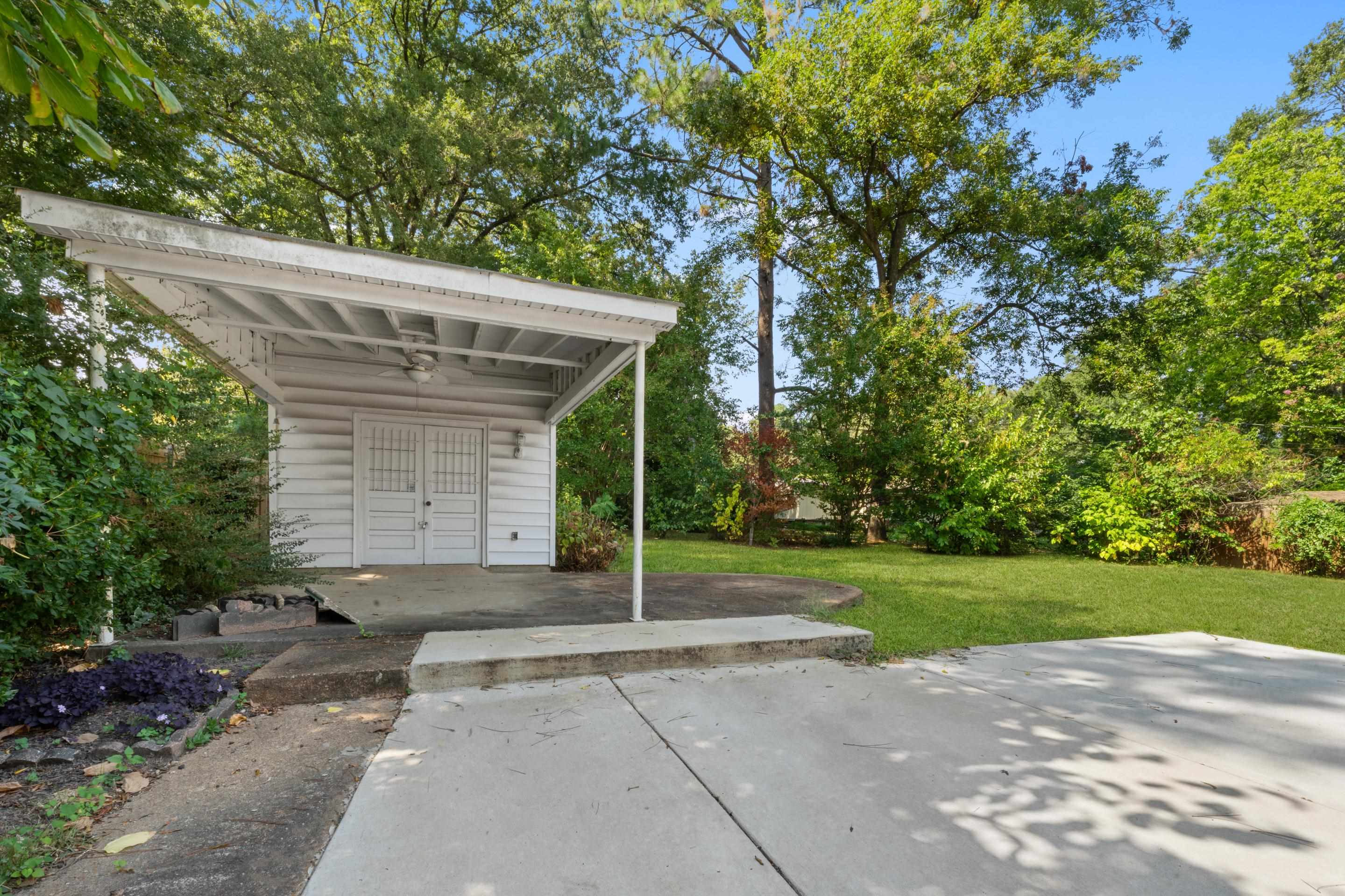 151 N White Station Rd Property Photo 6