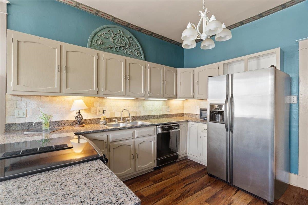 660 S Mclean Blvd Property Photo 7