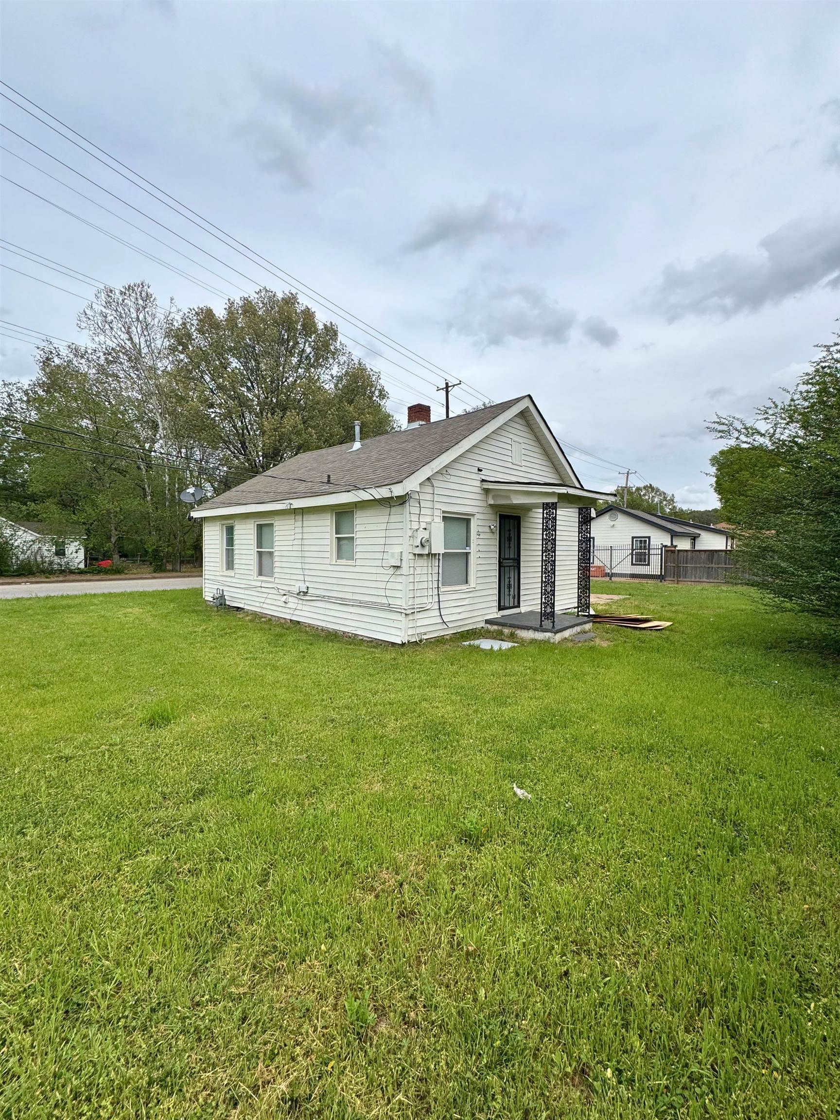 695 Marsh Ave Property Photo 3