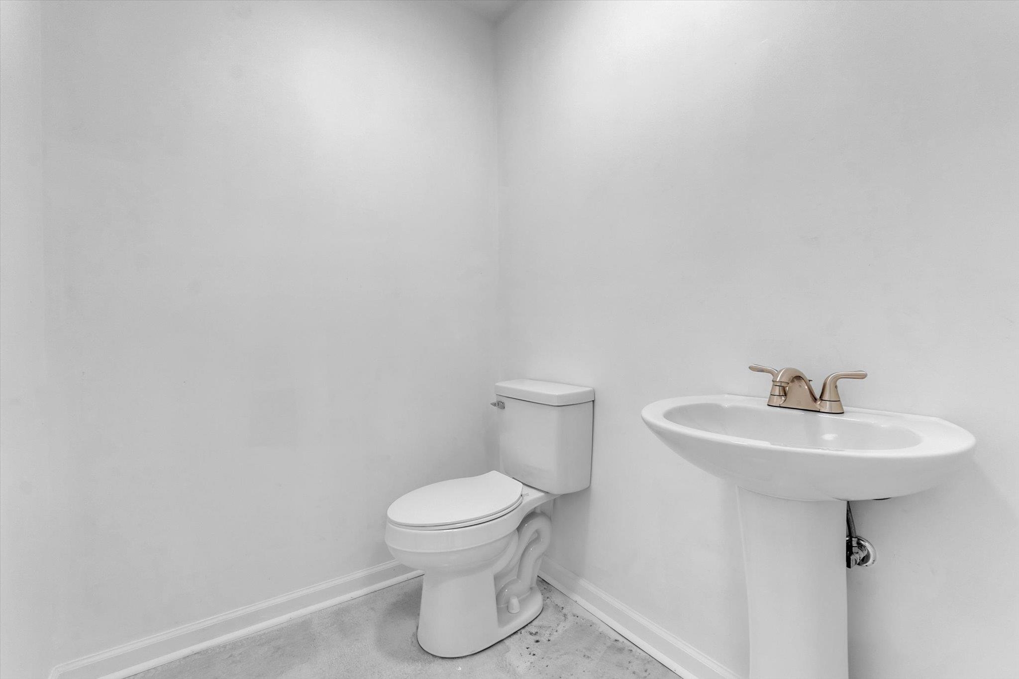 1704 Oakwood St Property Photo 8