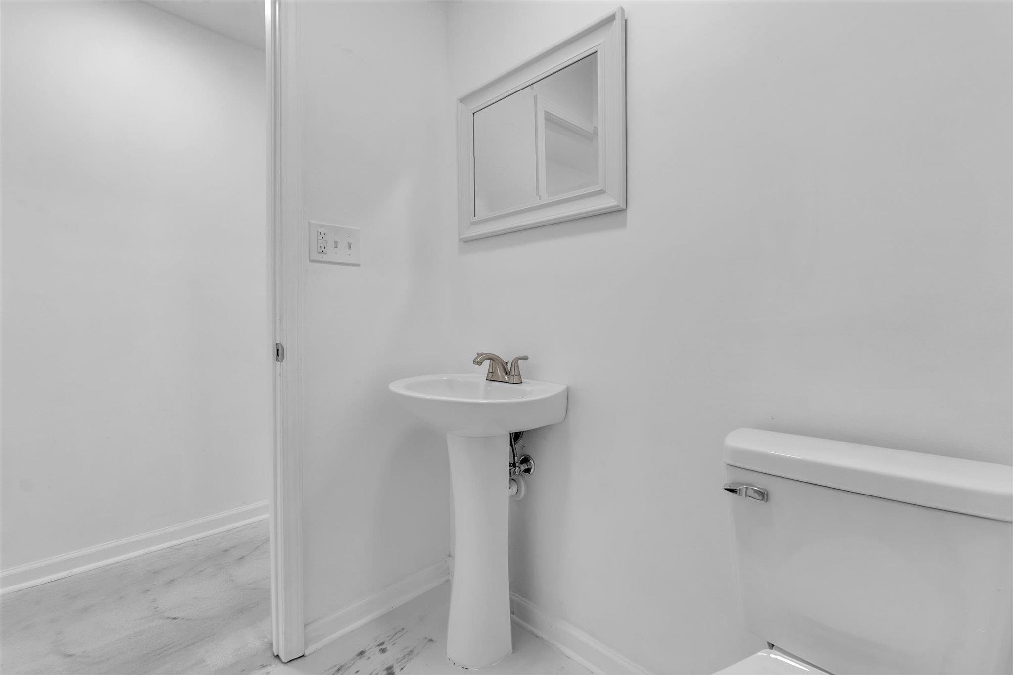 1704 Oakwood St Property Photo 21