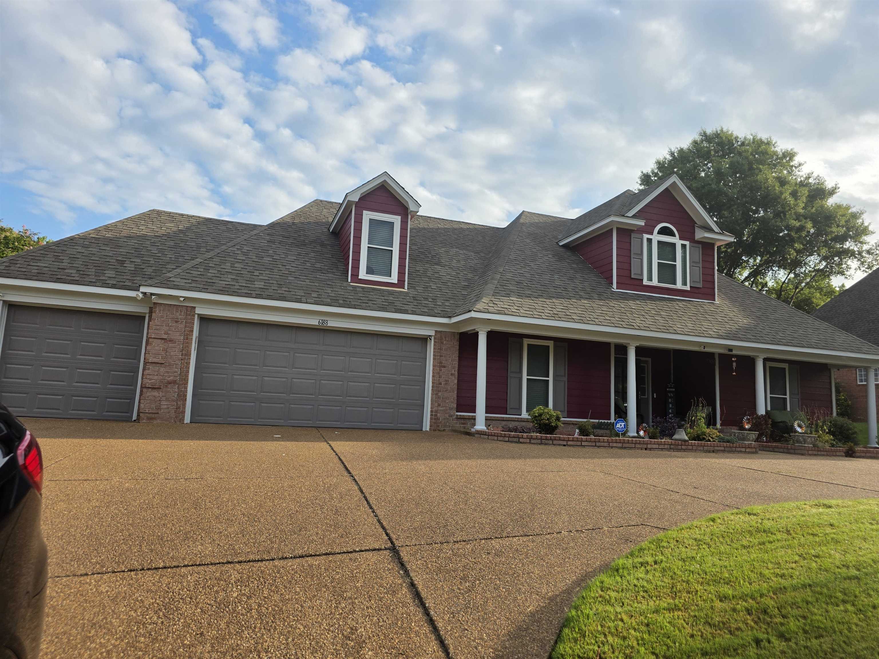 6188 Frances Woods Dr Property Photo 2