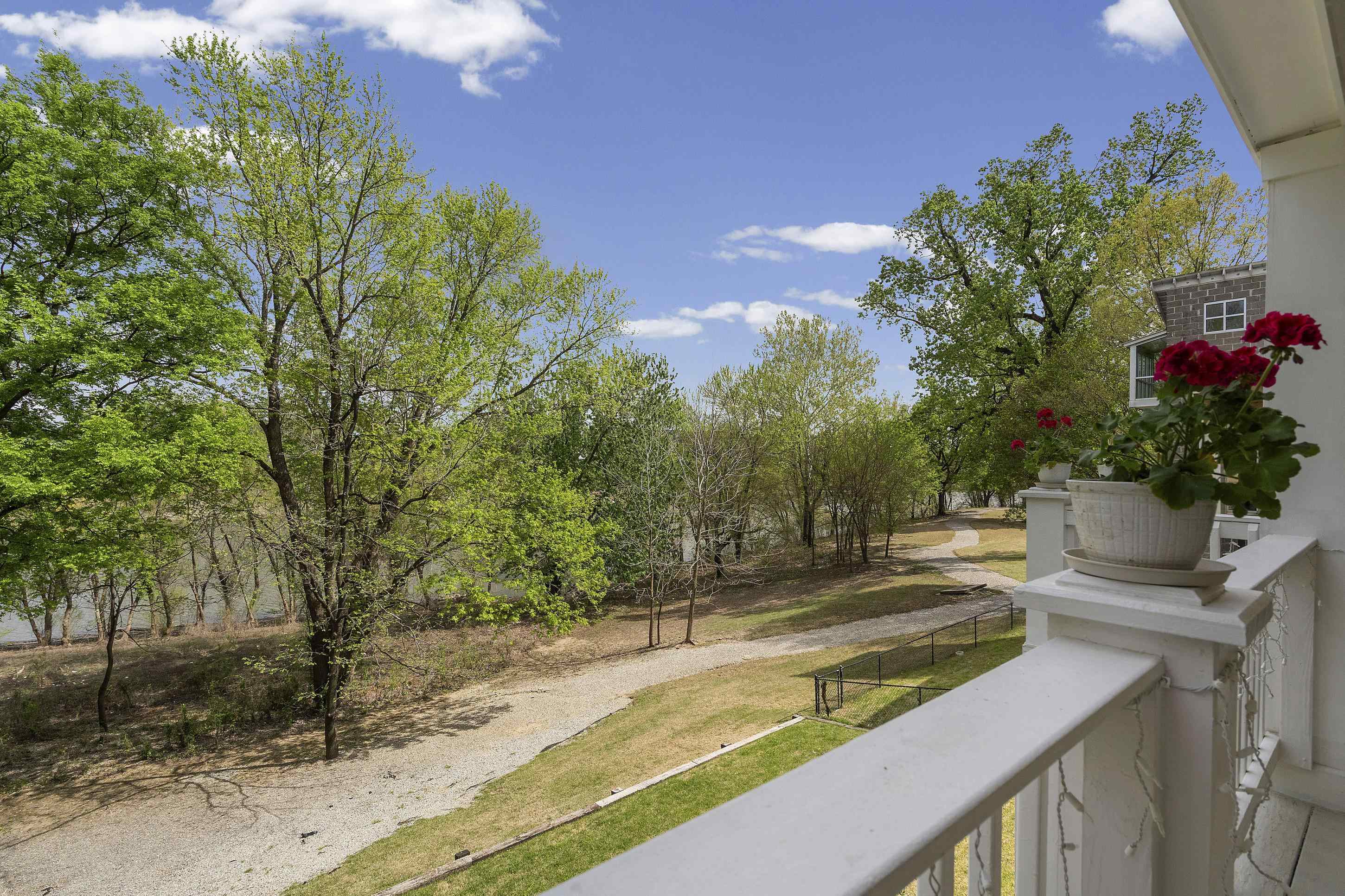 182 Harbor Isle Cir Property Photo 3