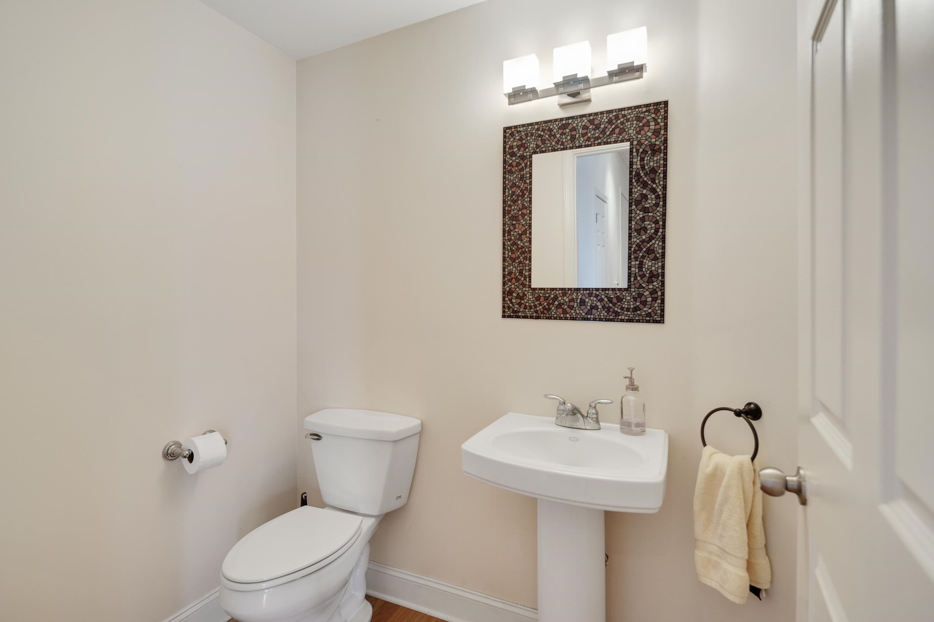 21 Mina Ave 309 Property Photo 10