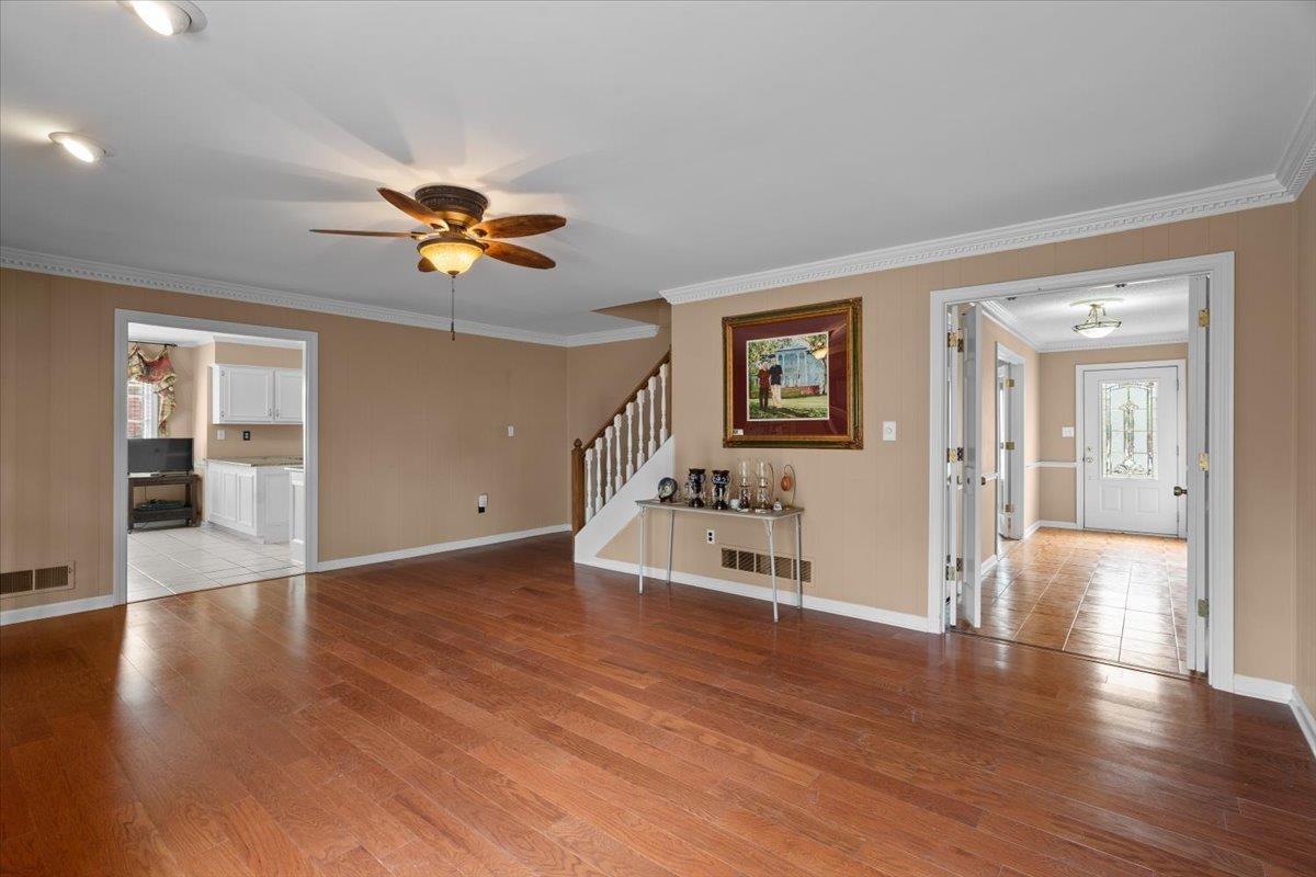 7764 Cross Village Dr Property Photo 9
