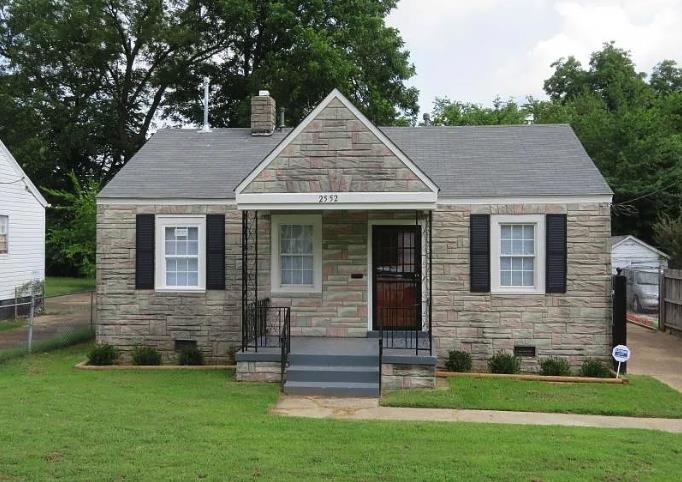 2552 Ogden Ave Property Photo 1