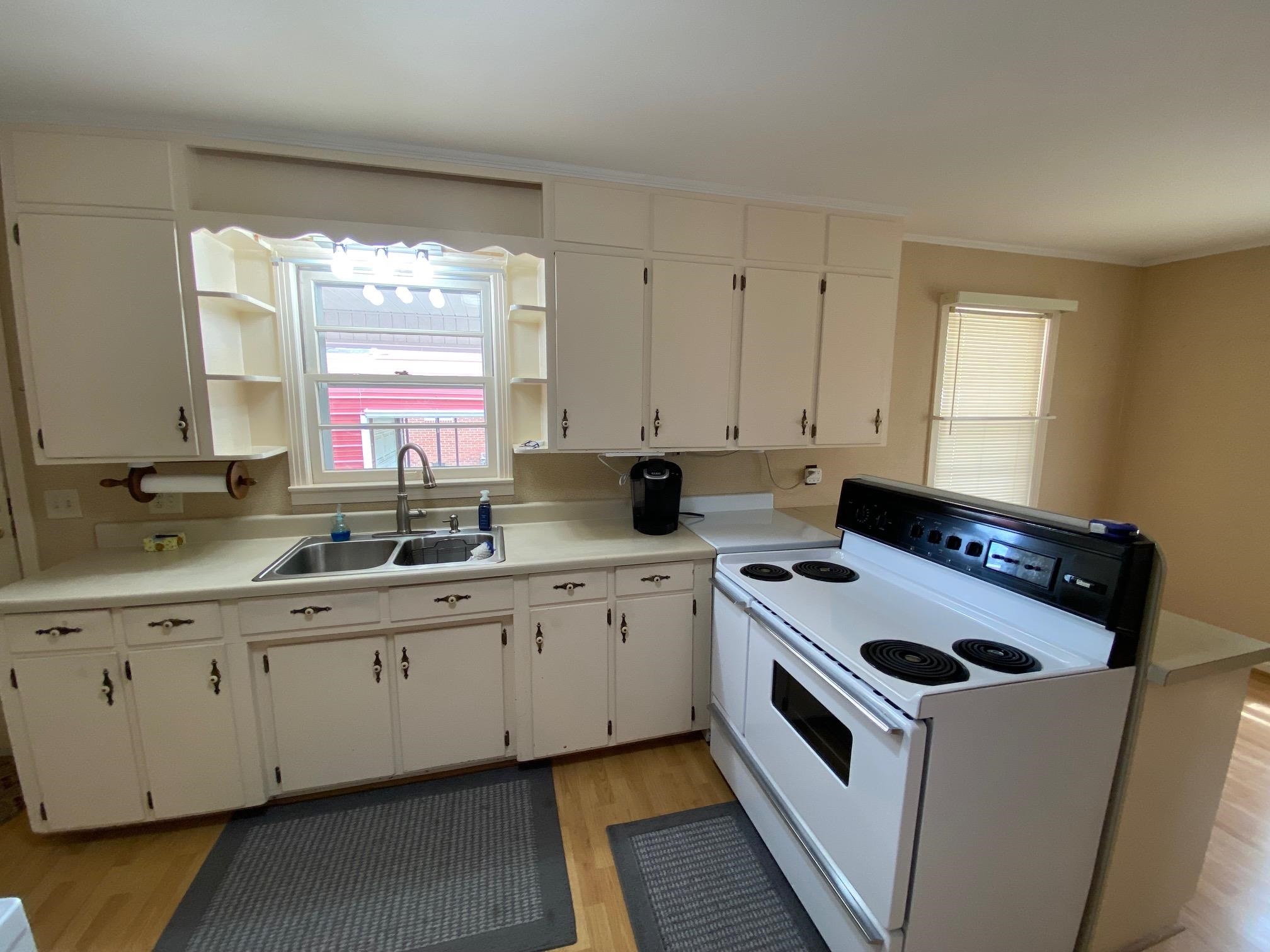 35 Robertson St Property Photo 2