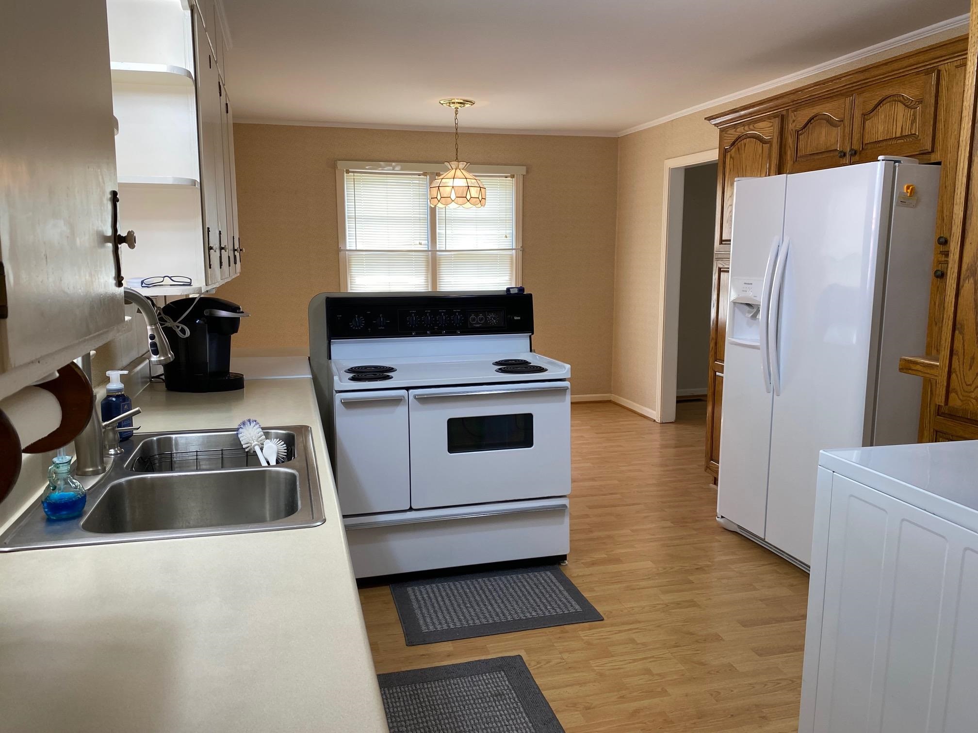 35 Robertson St Property Photo 6