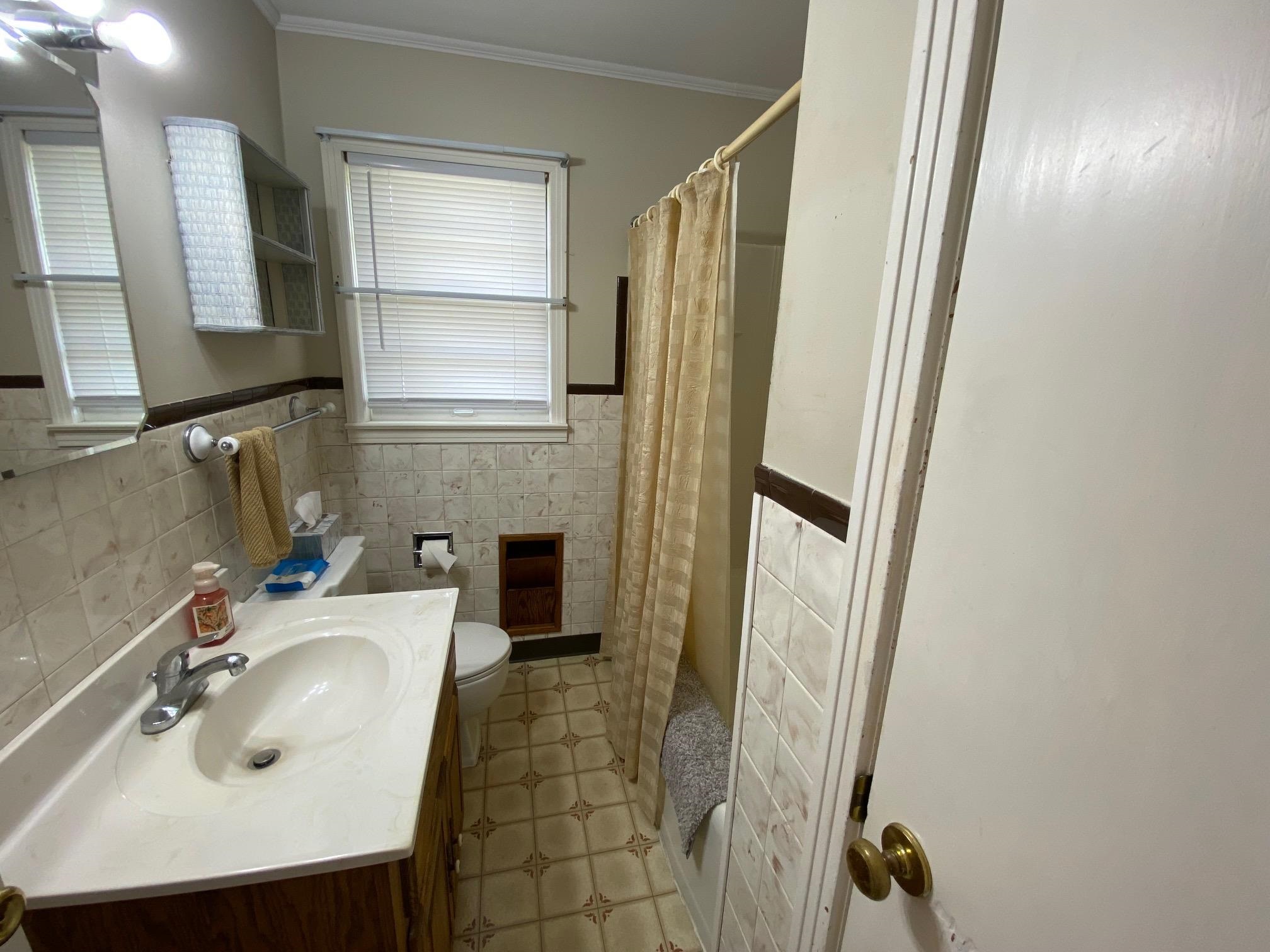 35 Robertson St Property Photo 16