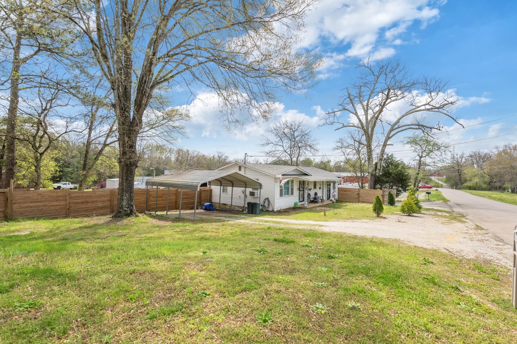 252 LUNA ST