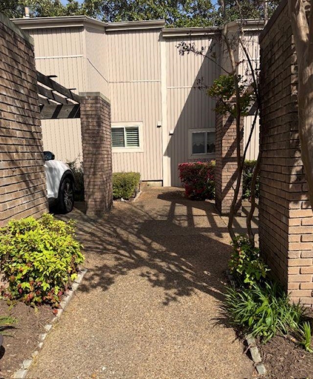 806 Thistledown Dr 1303 Property Photo 4
