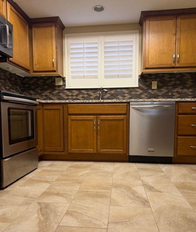 806 Thistledown Dr 1303 Property Photo 11