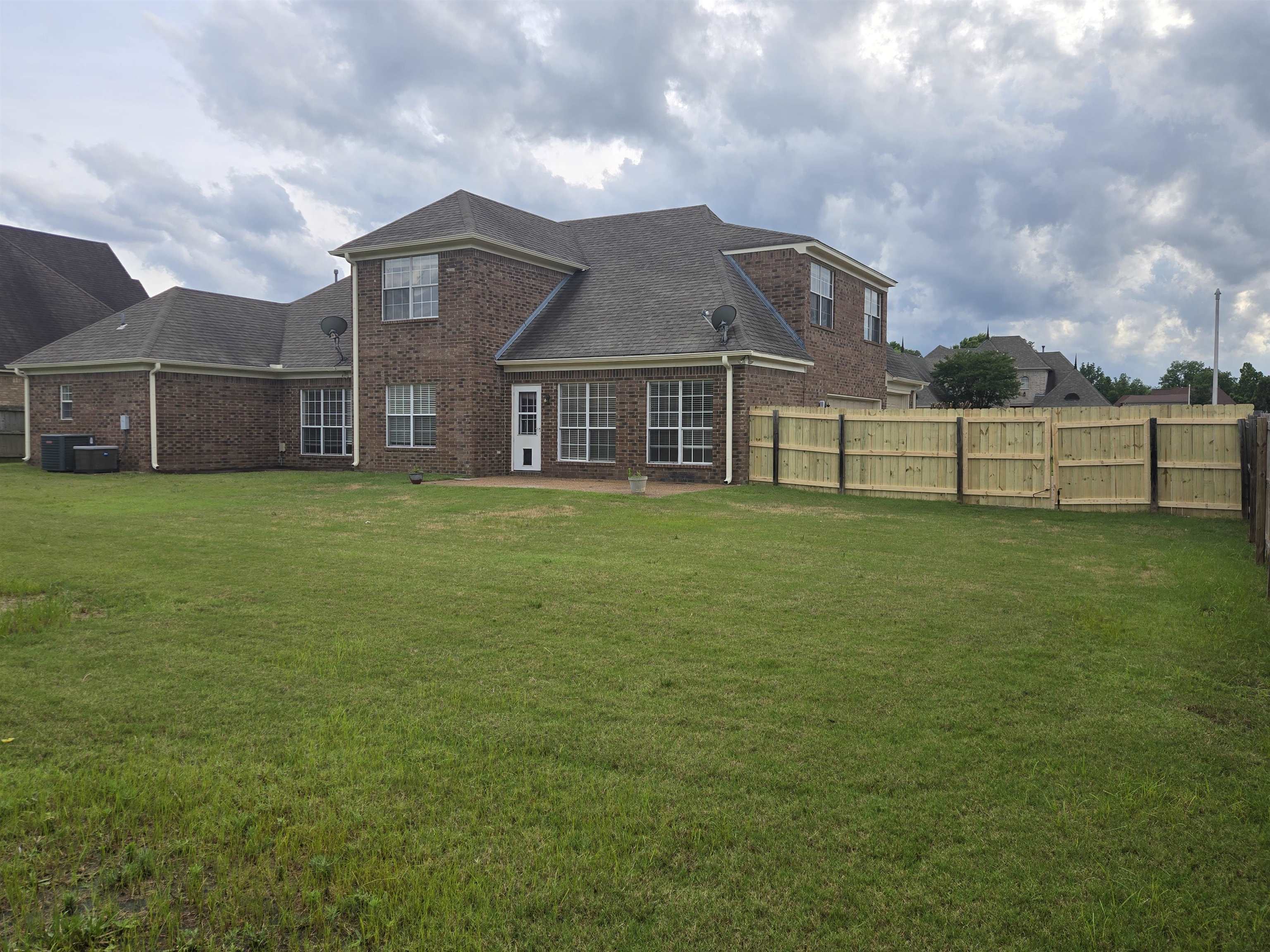 5186 Guffin Road Rd Property Photo 2