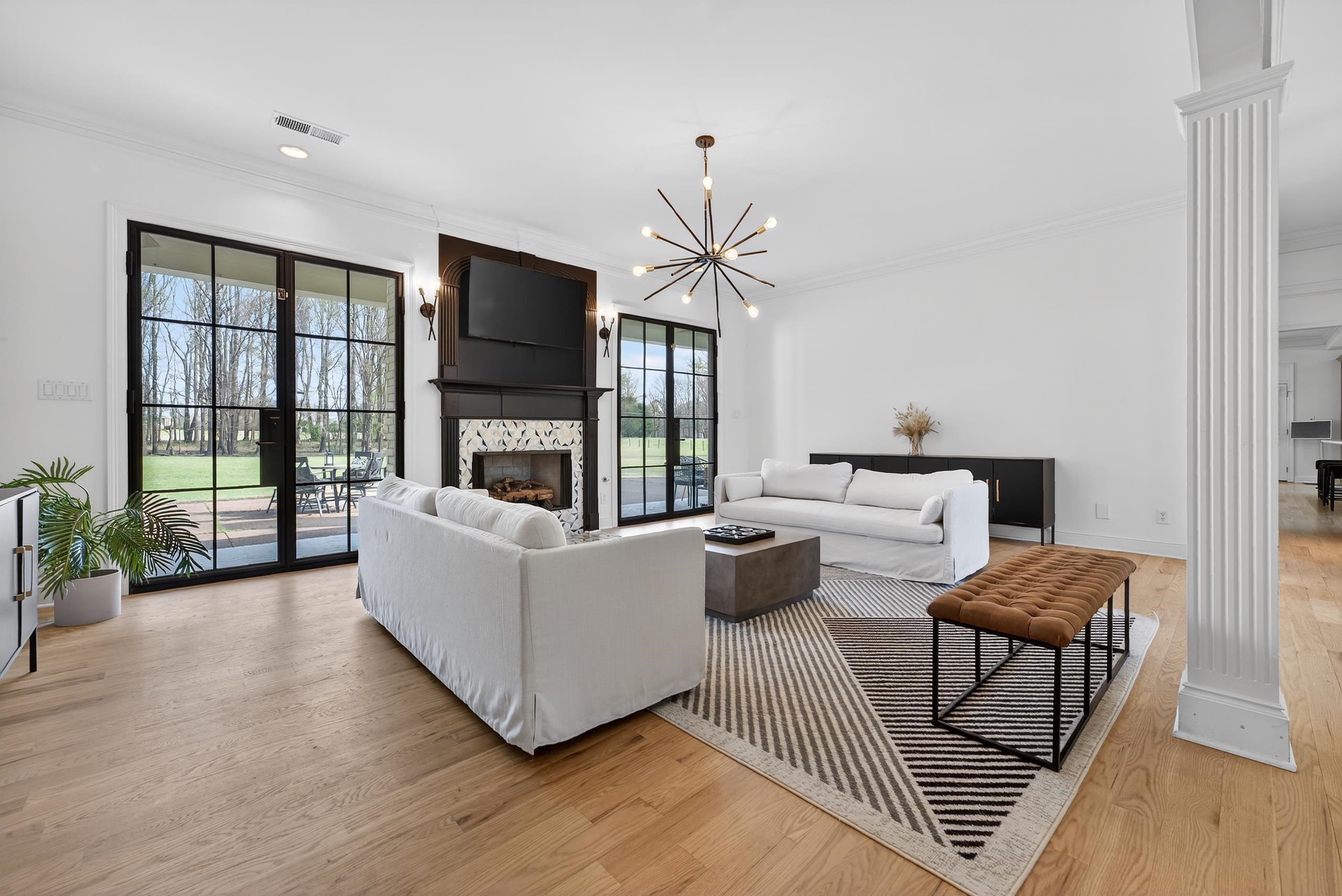 9376 Forest Wind Cv Property Photo 4
