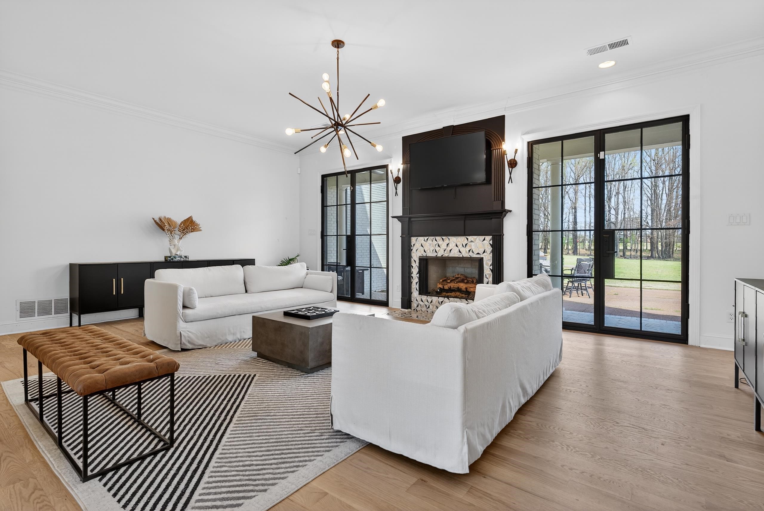 9376 Forest Wind Cv Property Photo 5