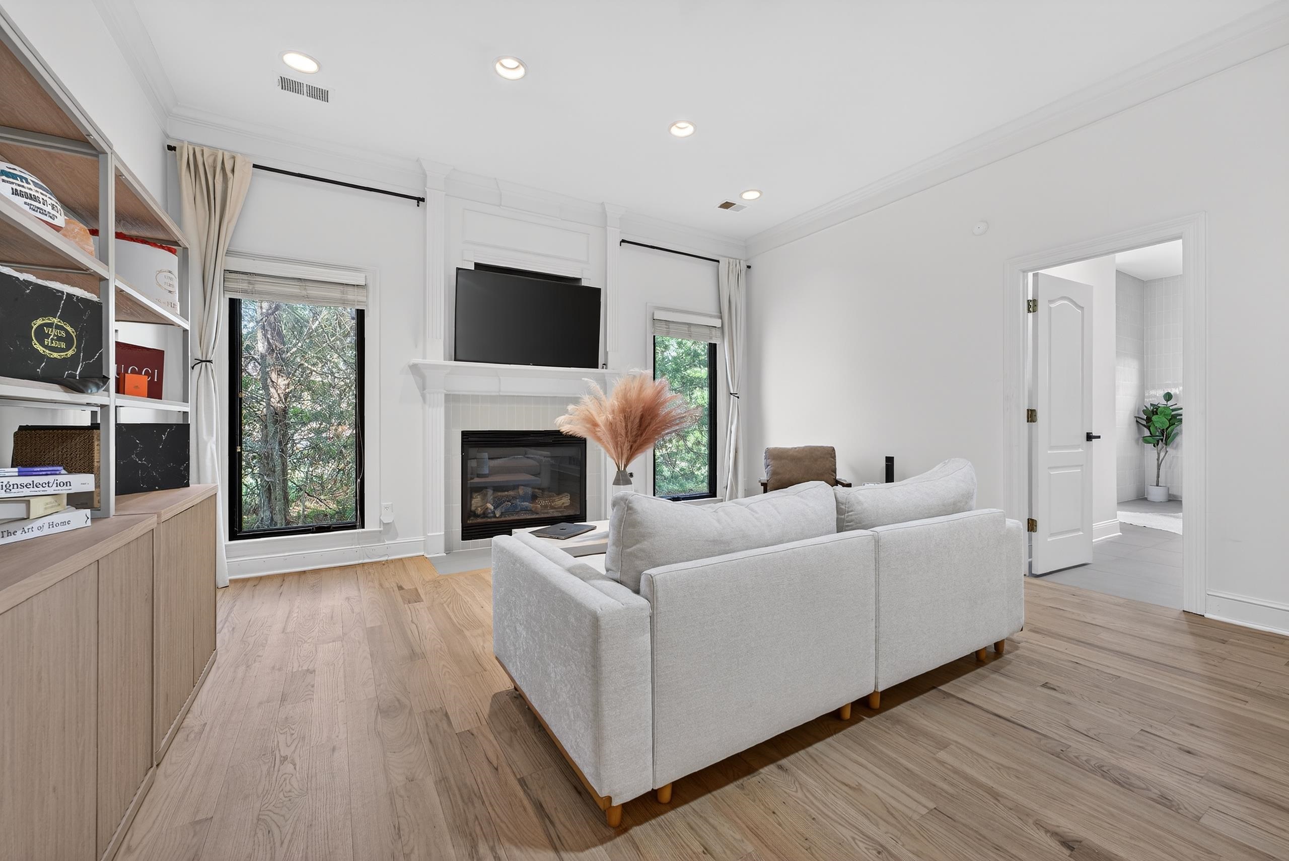 9376 Forest Wind Cv Property Photo 11