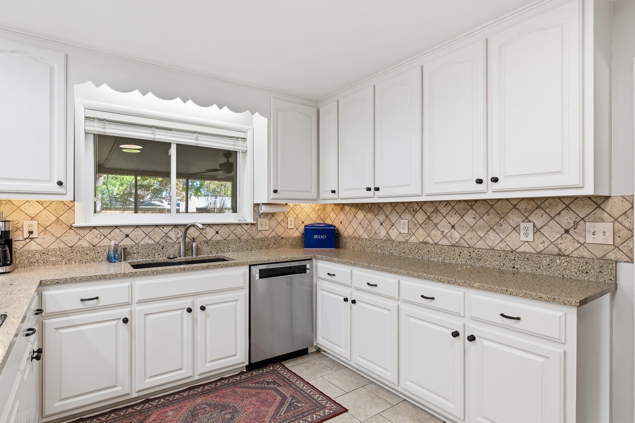1247 W Yorkshire Cv W Property Photo 16
