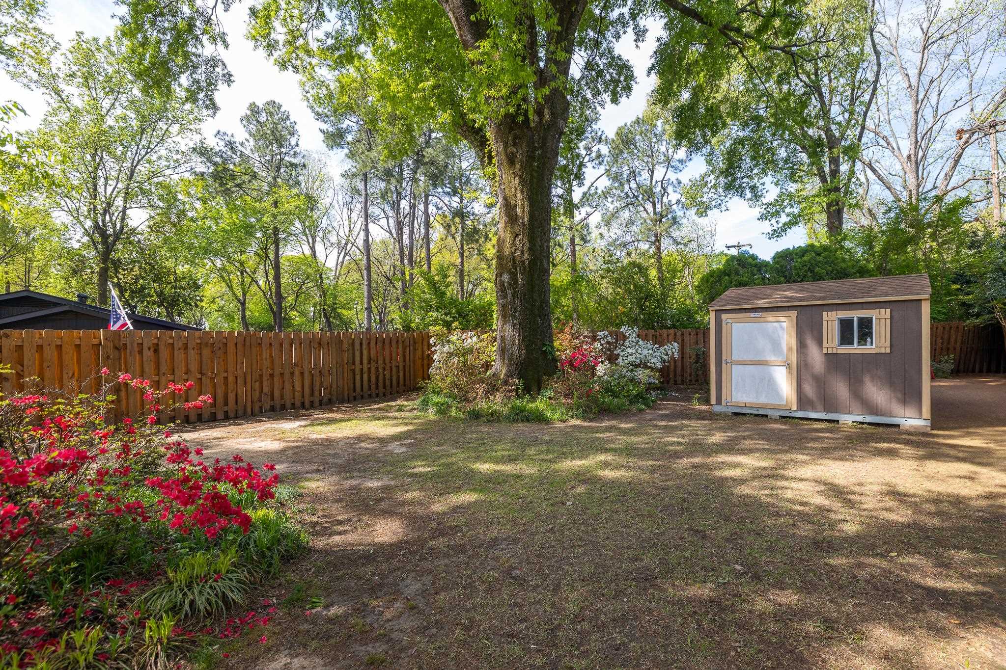 1247 W Yorkshire Cv W Property Photo 32