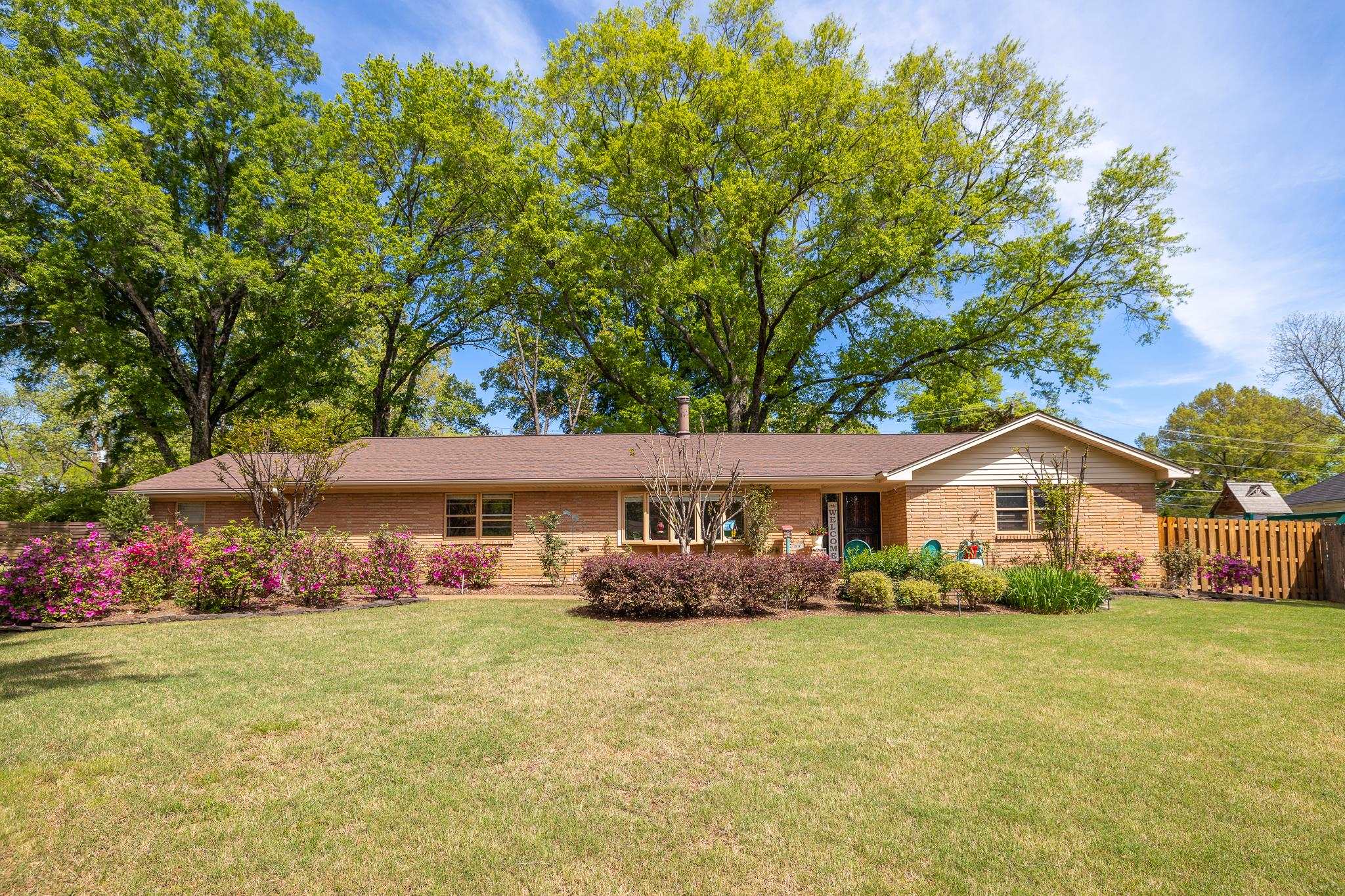 1247 W Yorkshire Cv W Property Photo 36