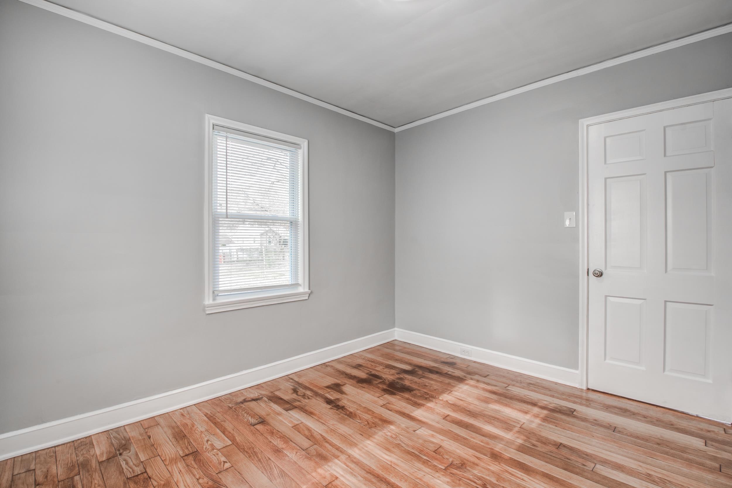 835 Watson St Property Photo 18