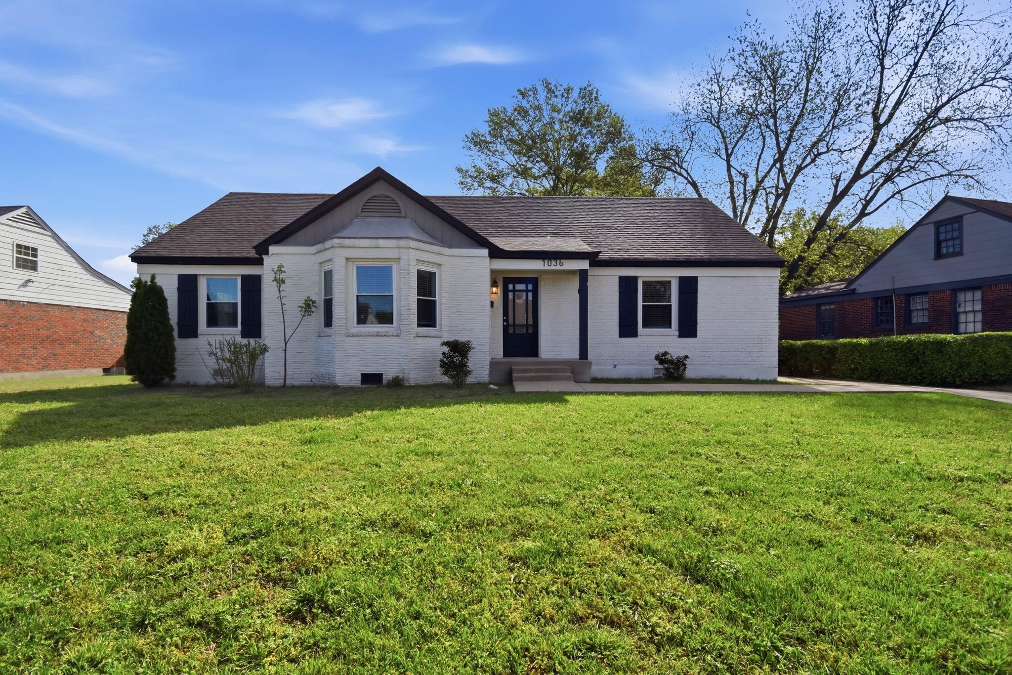 1036 N Idlewild St Property Photo 1