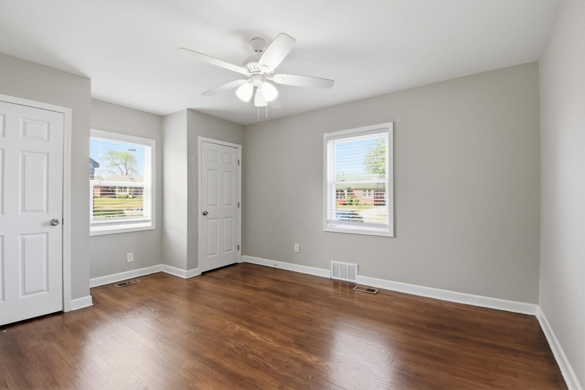 1036 N Idlewild St Property Photo 17
