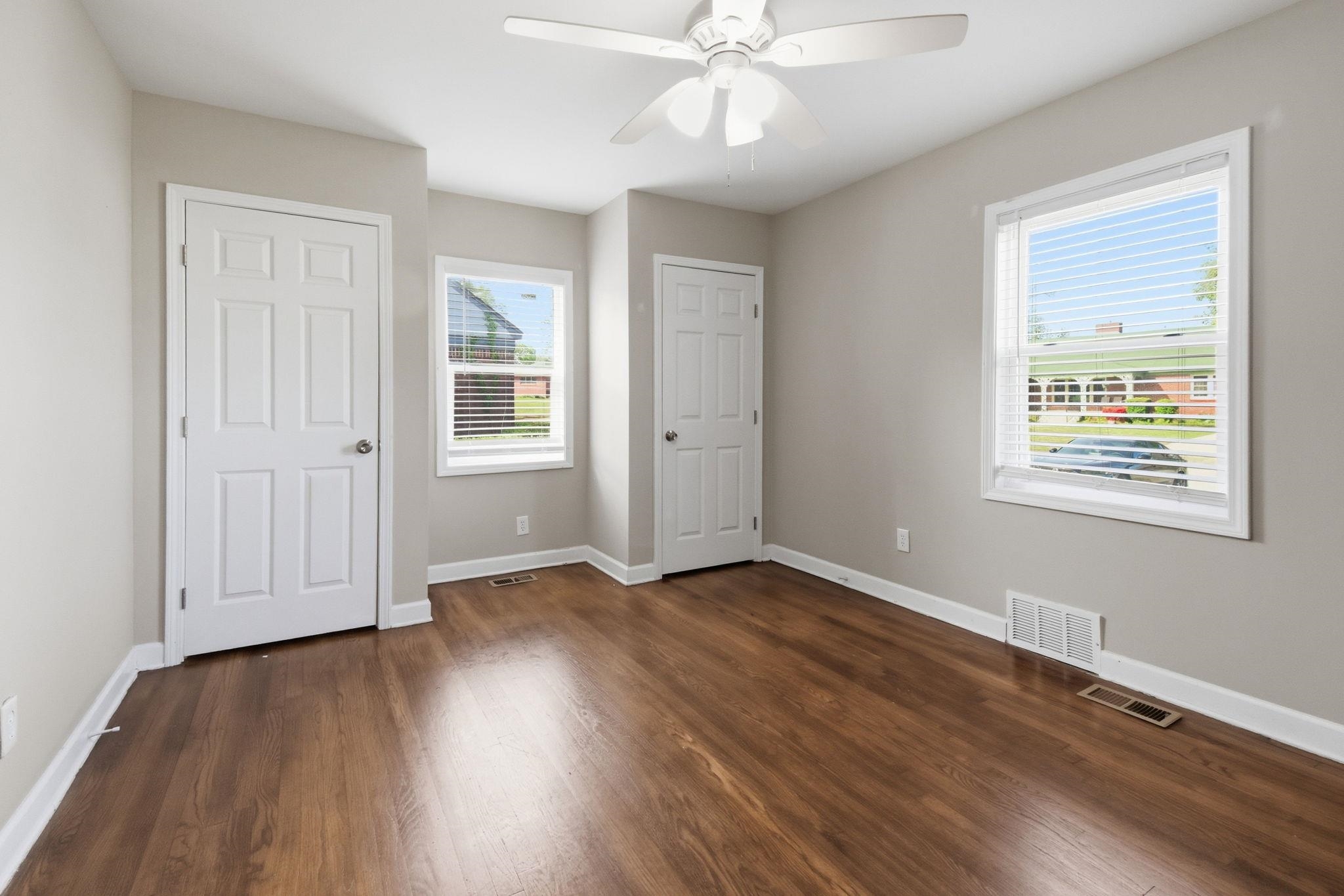 1036 N Idlewild St Property Photo 18