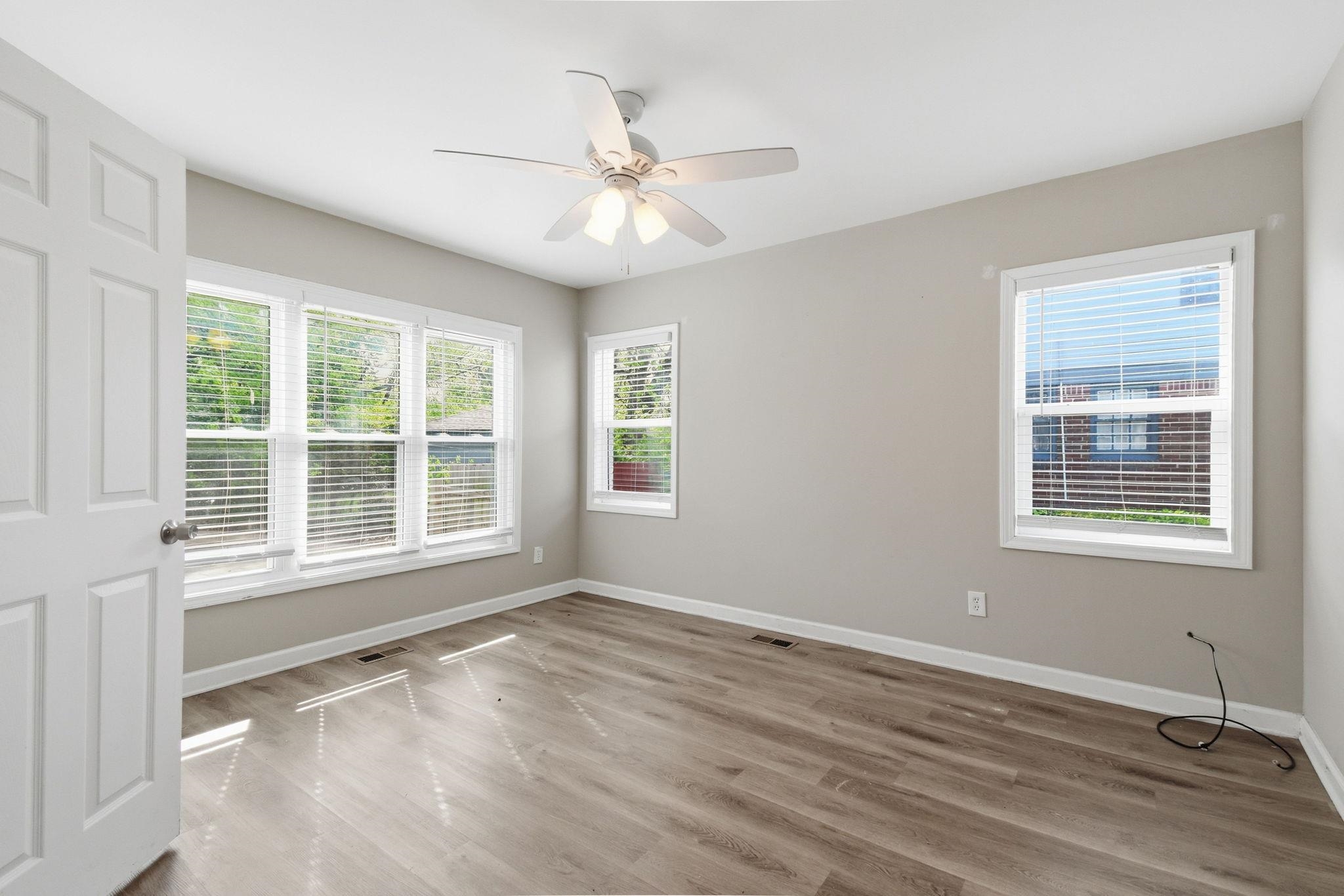 1036 N Idlewild St Property Photo 19