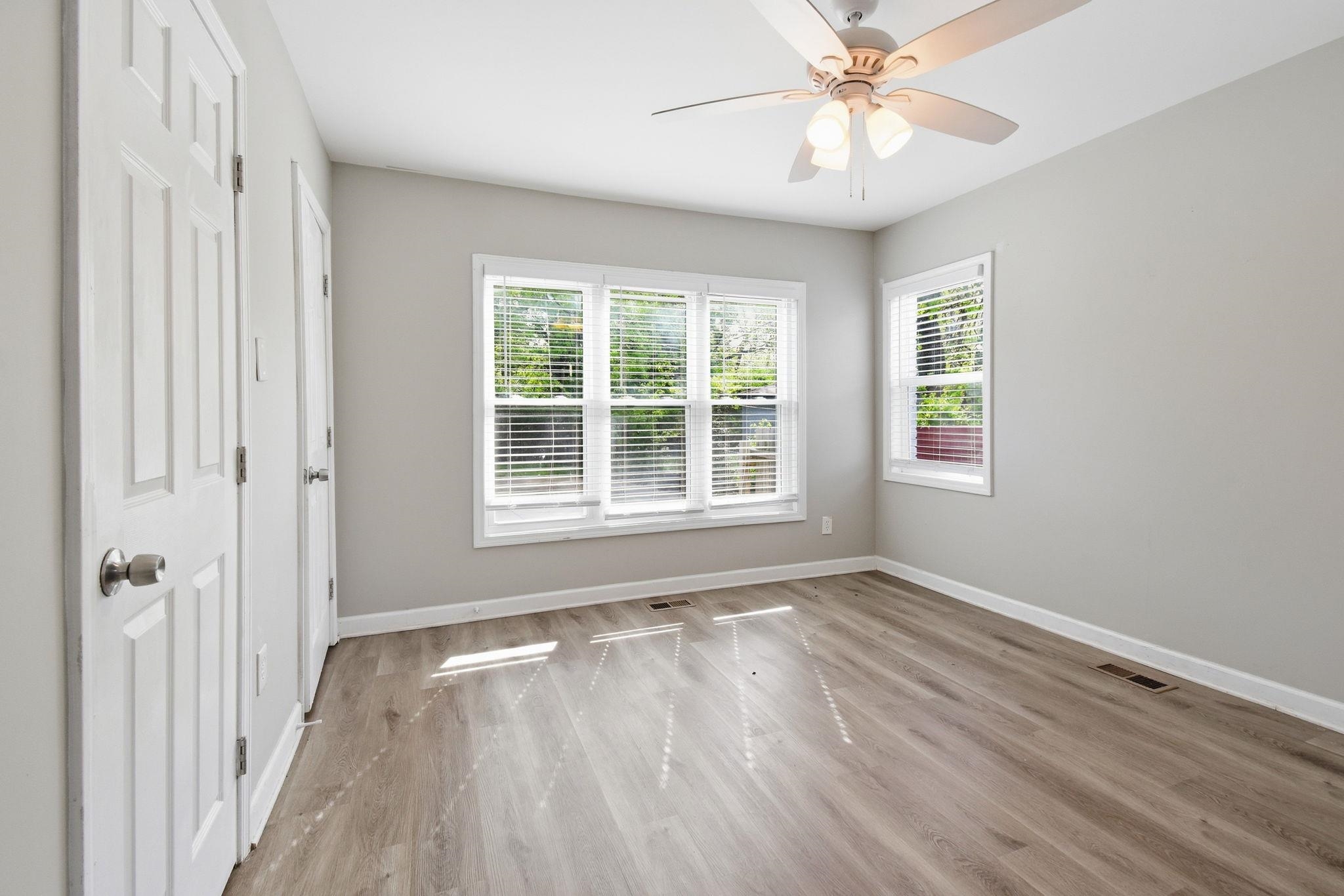 1036 N Idlewild St Property Photo 20