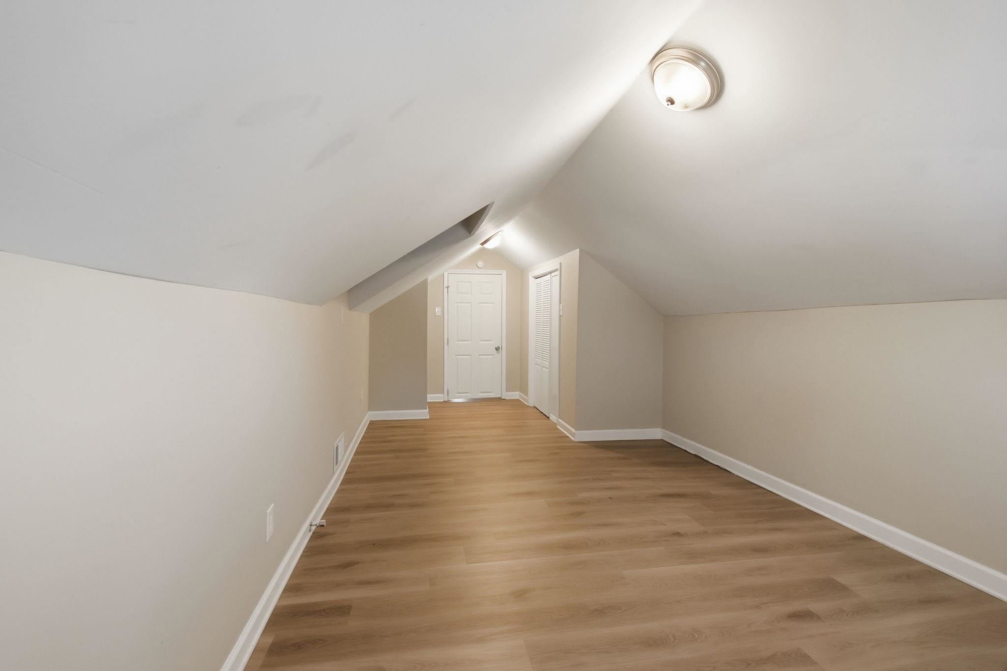 1036 N Idlewild St Property Photo 21